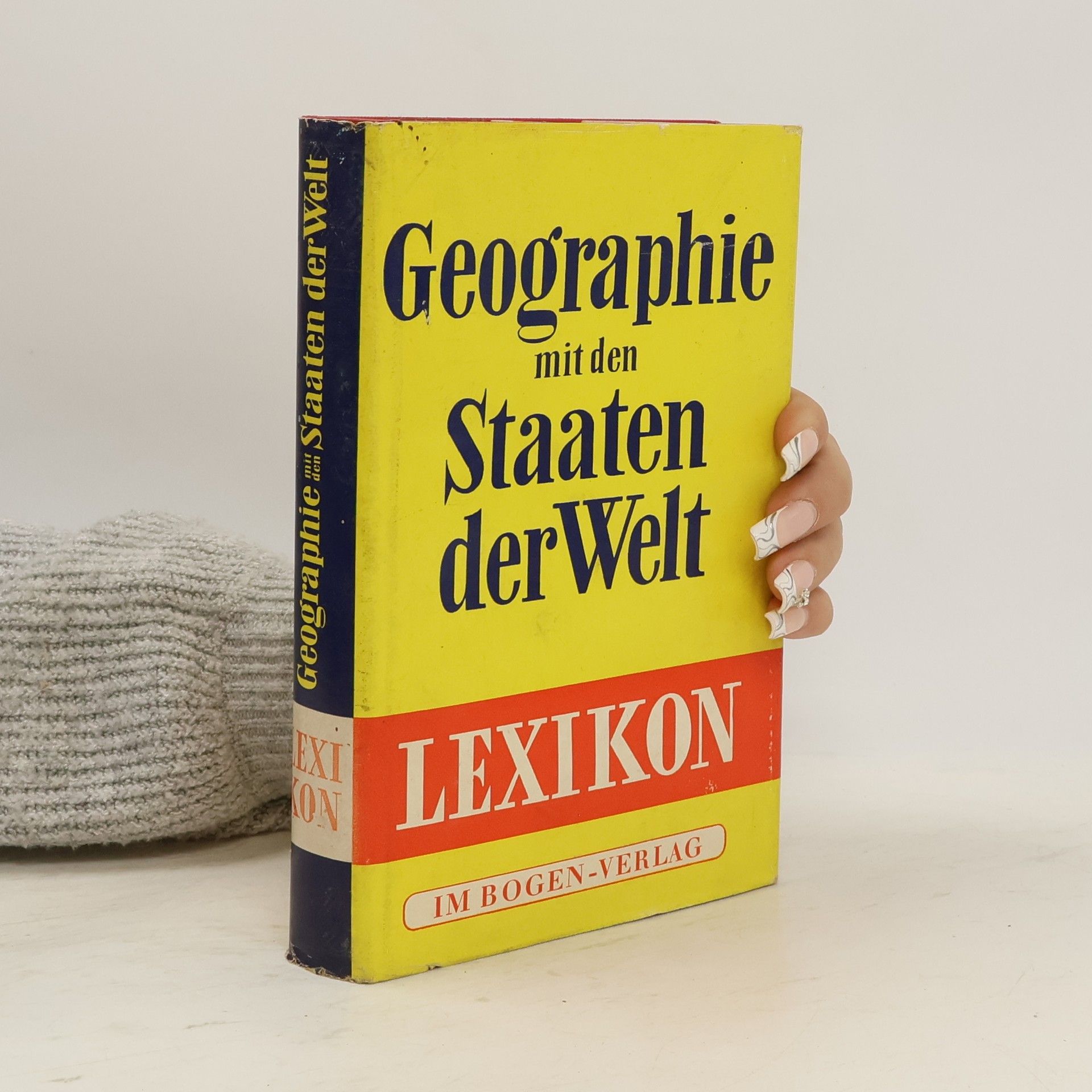 Various authors Geographie mit den Staaten der Welt