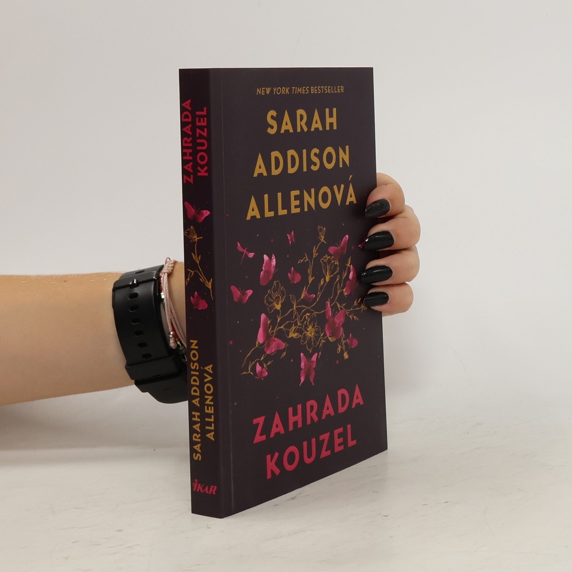 Sarah Addison Allen Zahrada kouzel