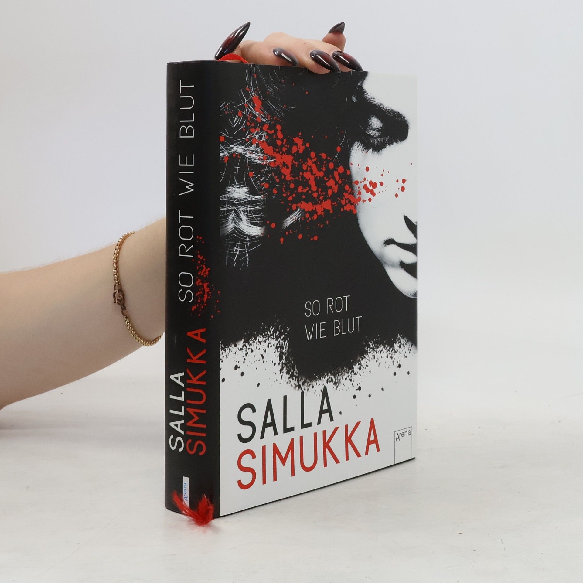 Salla Simukka So rot wie Blut