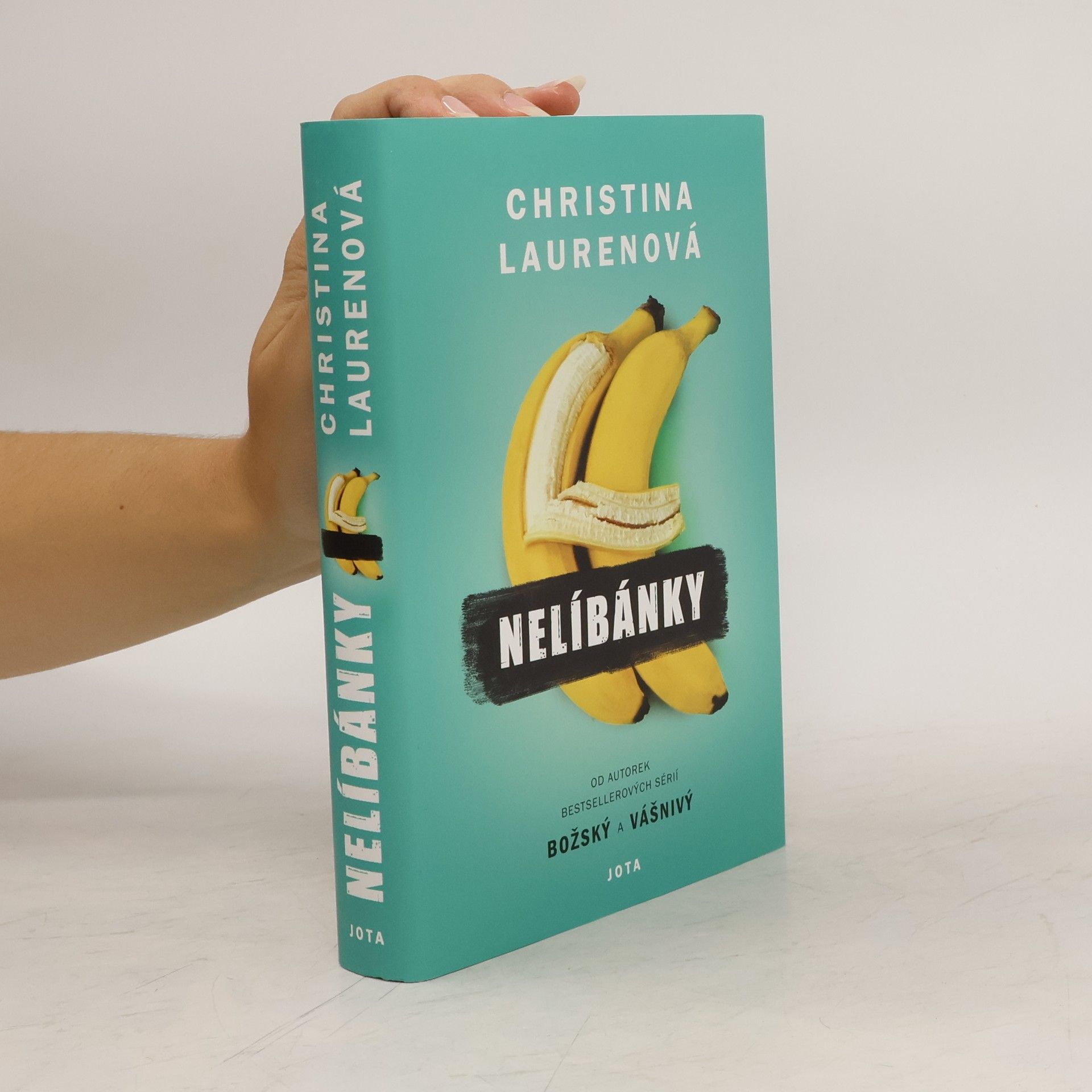 Christina Lauren Nelíbánky