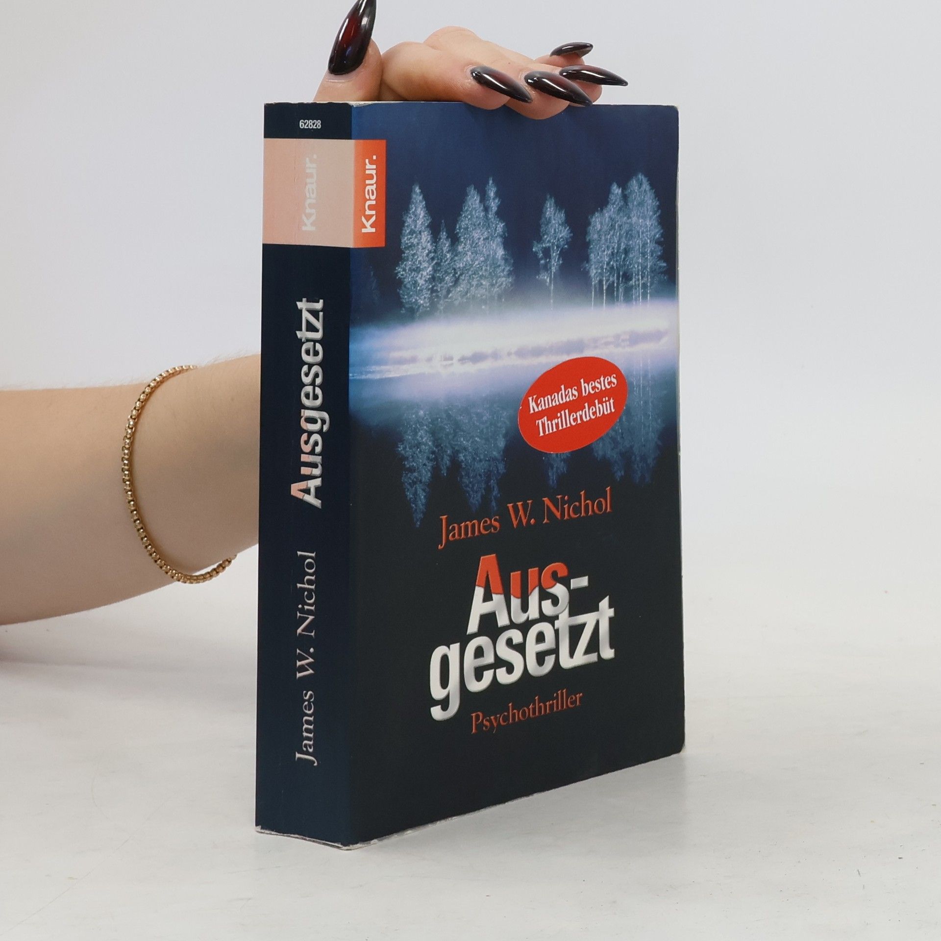 James W. Nichol Ausgesetzt