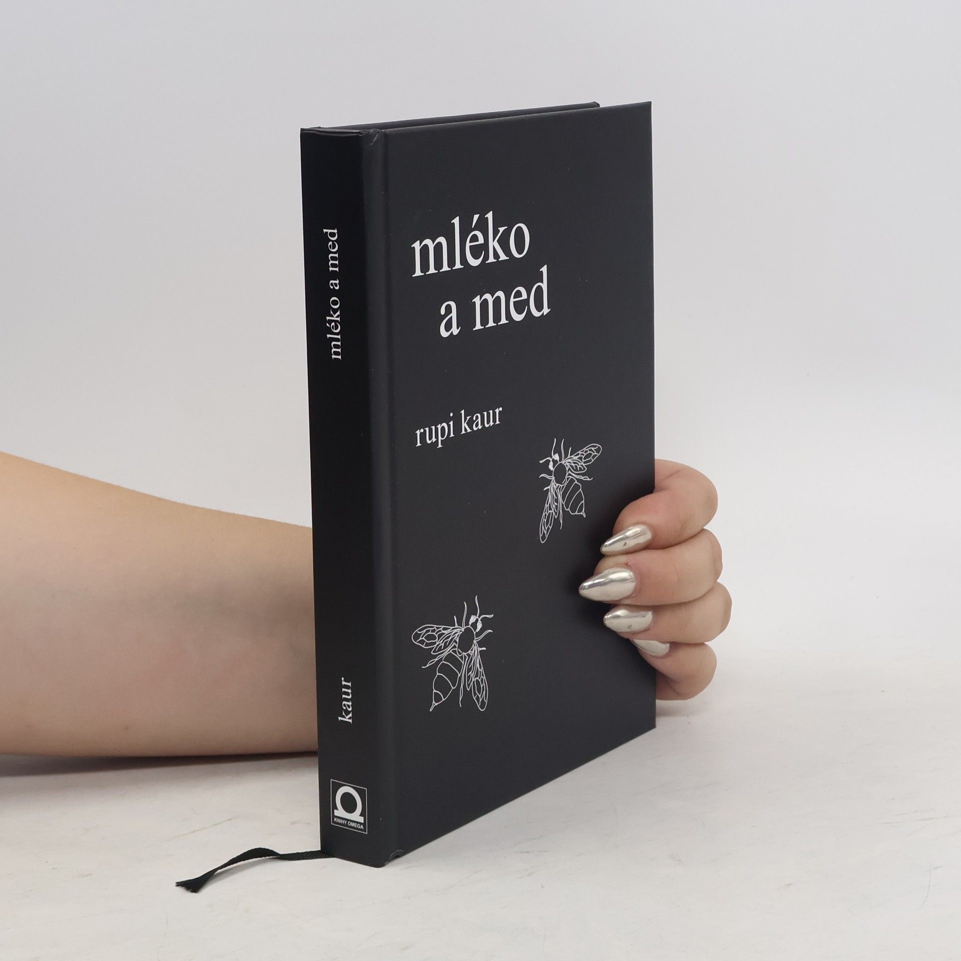 Rupi Kaur Mléko a med