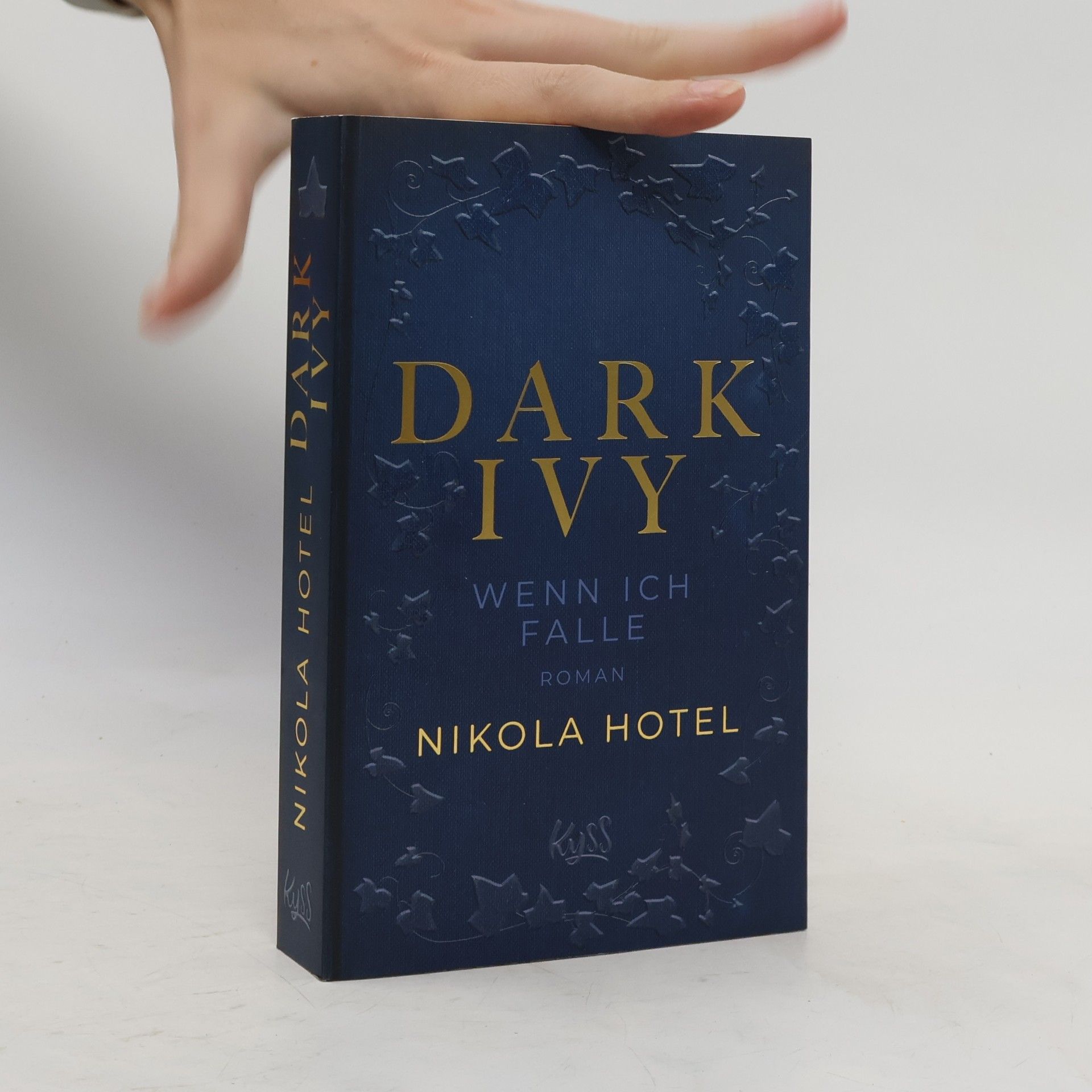 Nikola Hotel Dark Ivy - Wenn ich falle