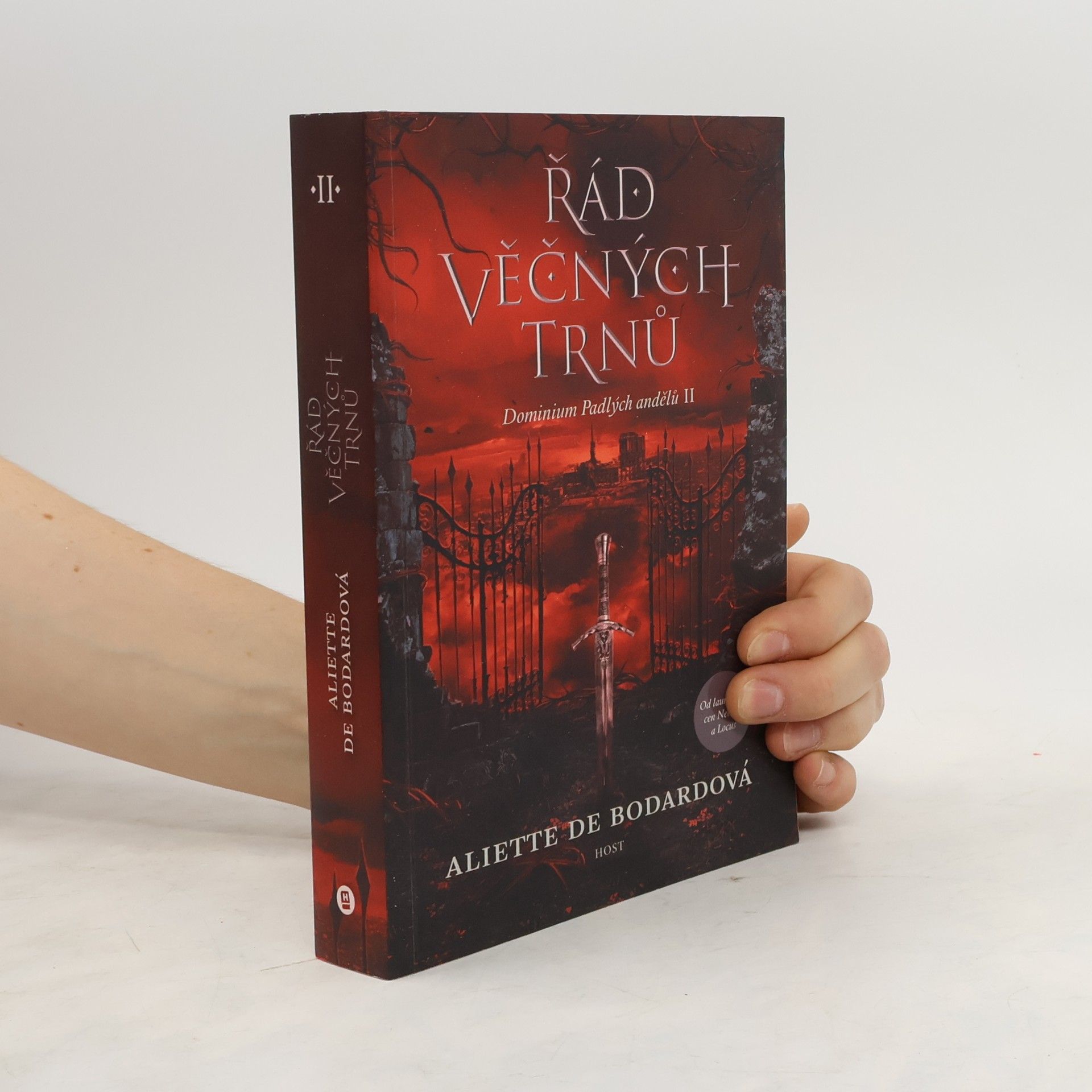 Aliette de Bodard Řád věčných trnů