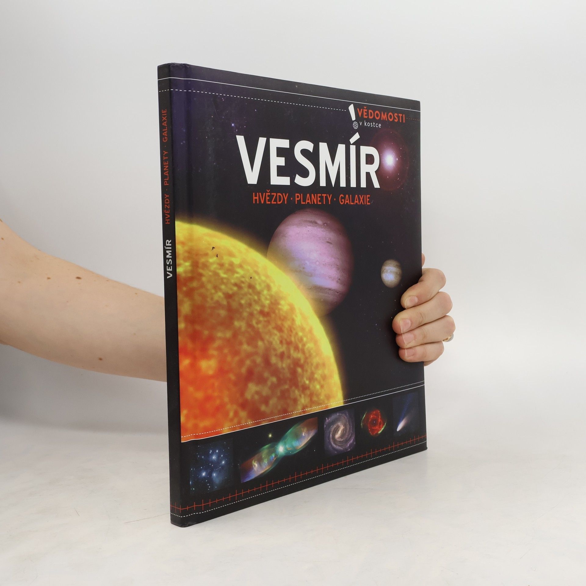 Collectif d'auteurs Vesmír. Hvězdy, planety, galaxie