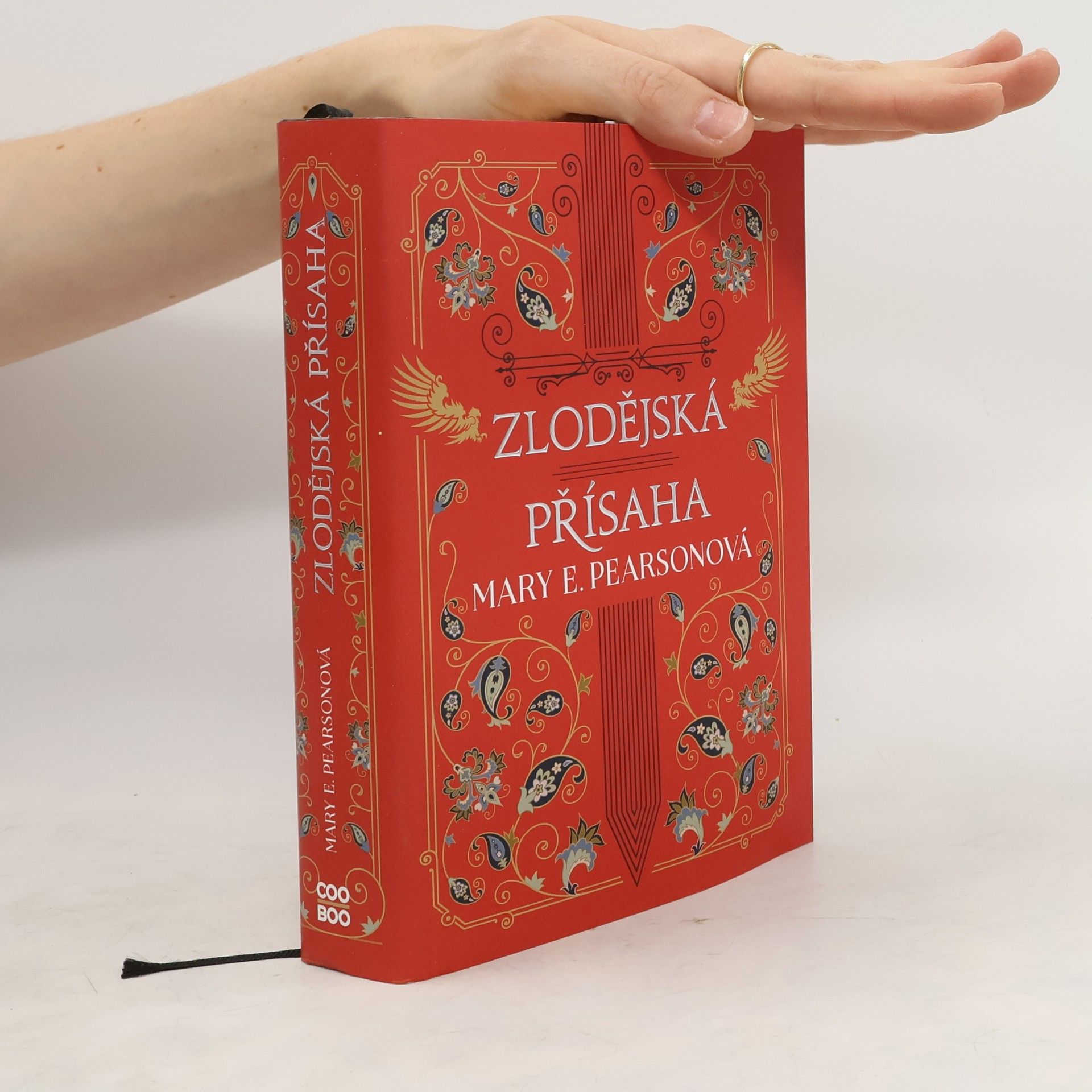 Mary E. Pearson Zlodějská přísaha