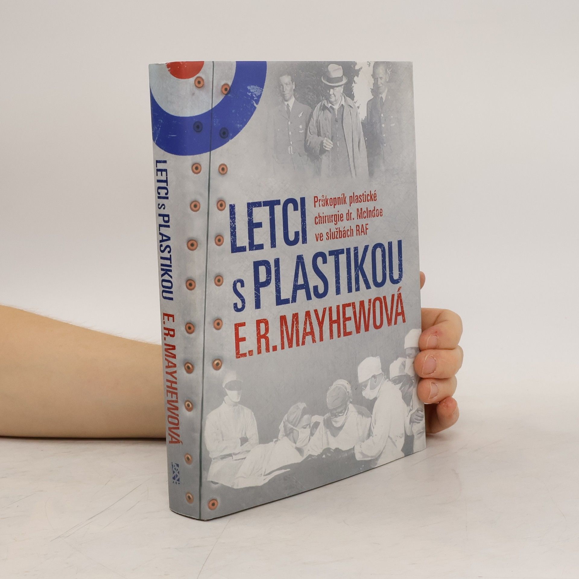 E.R. Mayhew Letci s plastikou