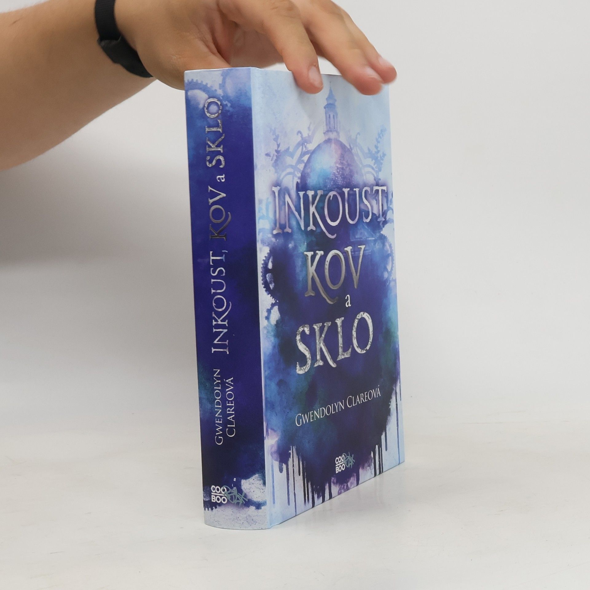 Gwendolyn Clare Inkoust, kov a sklo