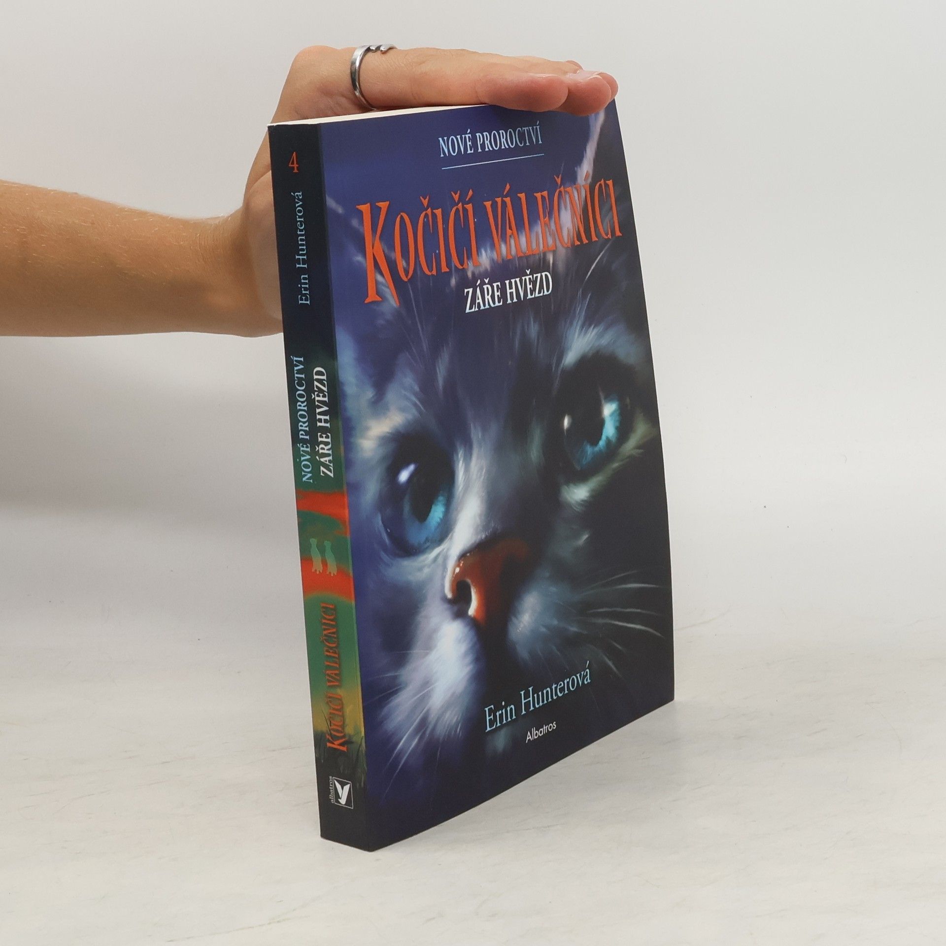 Erin Hunter Kočičí válečníci : nové proroctví. Záře hvězd