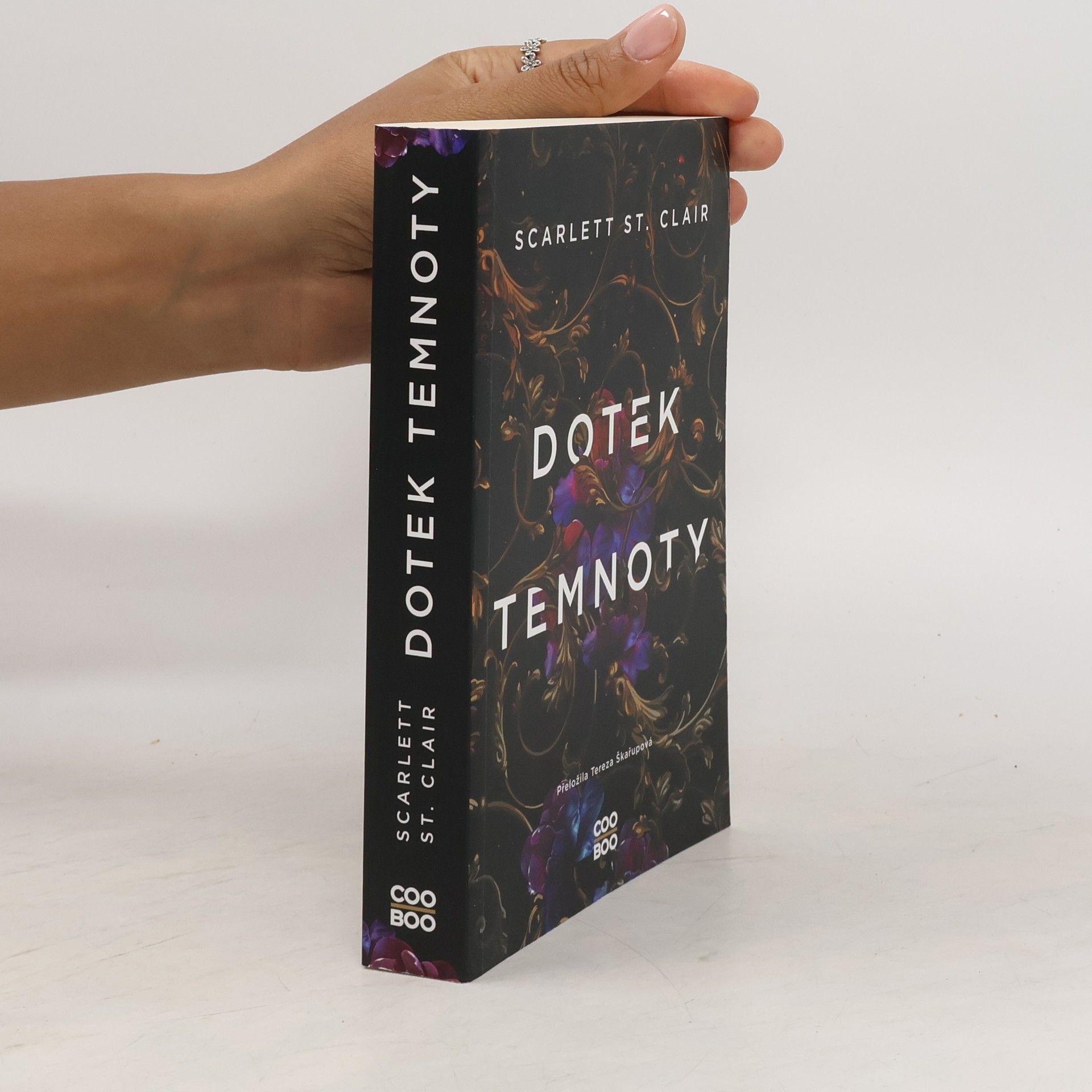 Scarlett St. Clair Dotek temnoty
