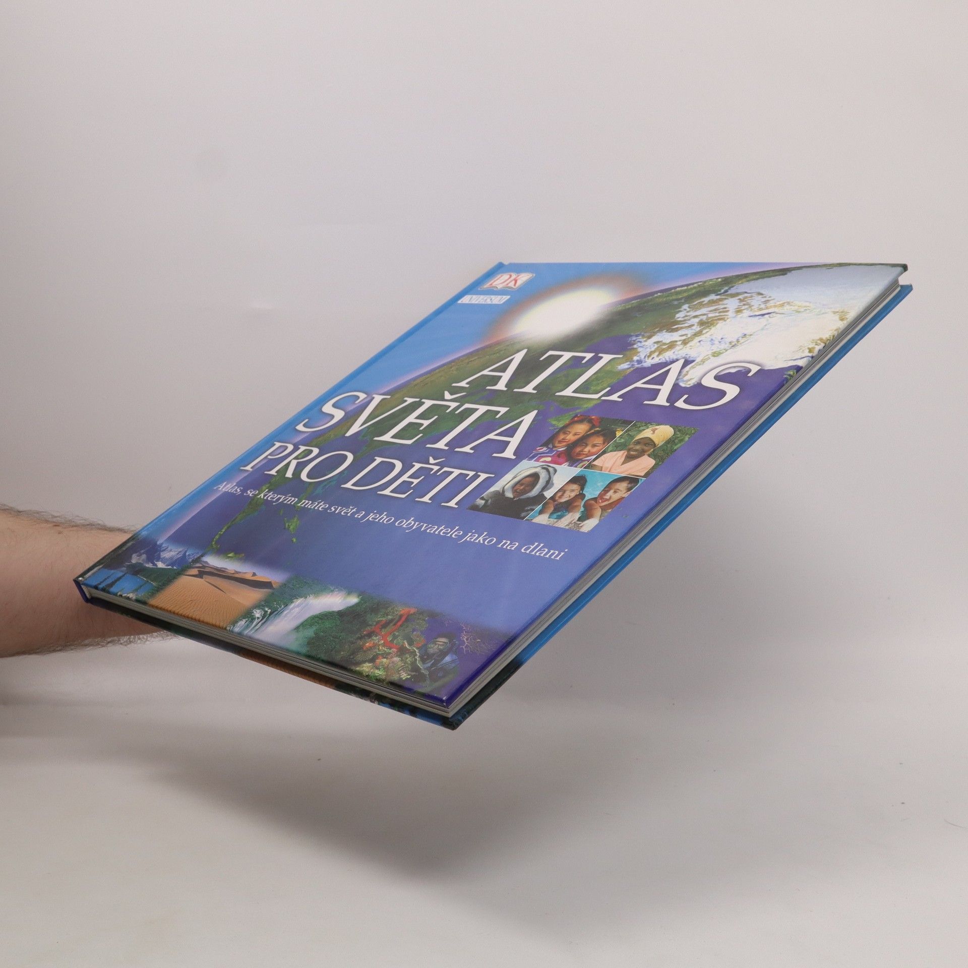 Simon Adams Atlas světa pro děti
