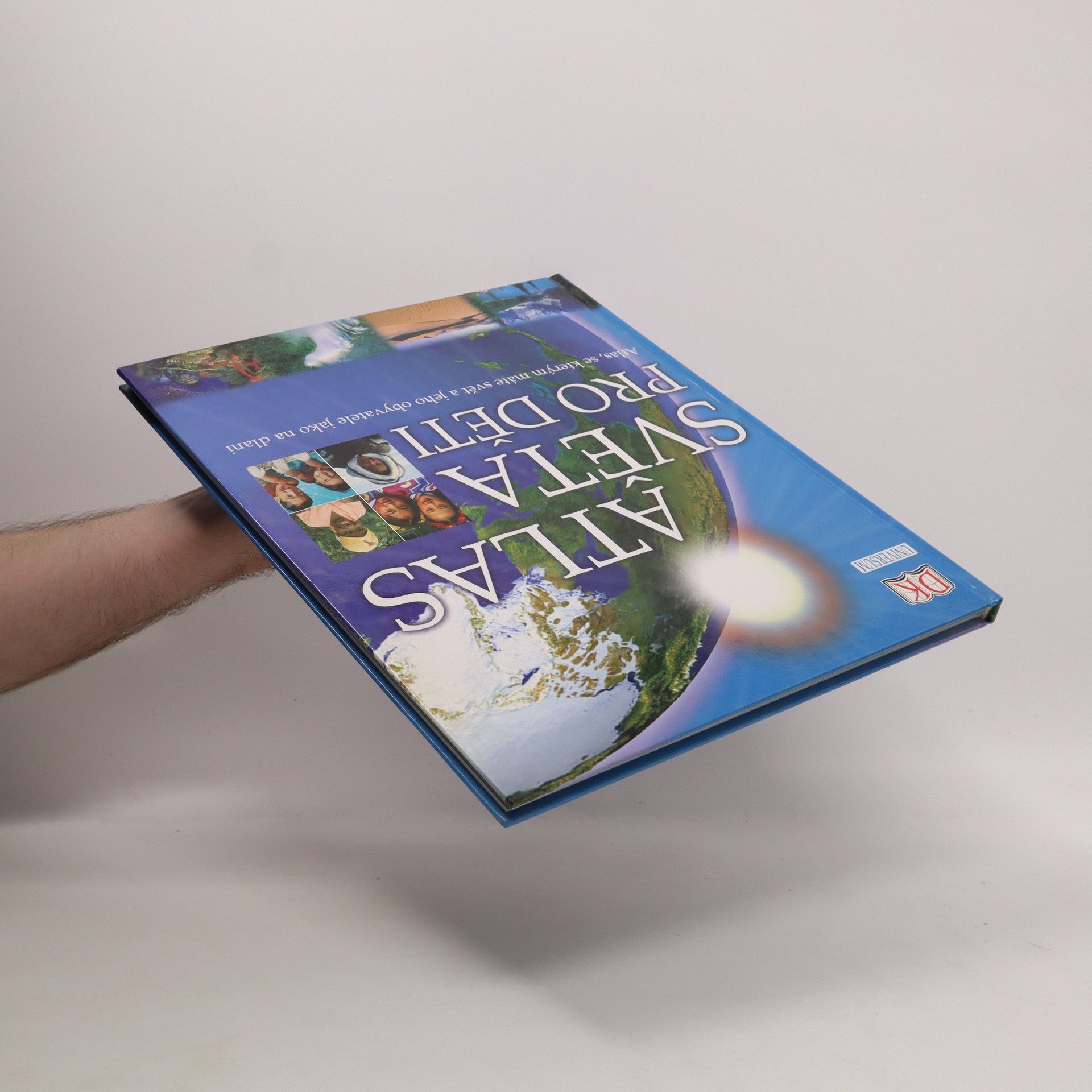 Simon Adams Atlas světa pro děti