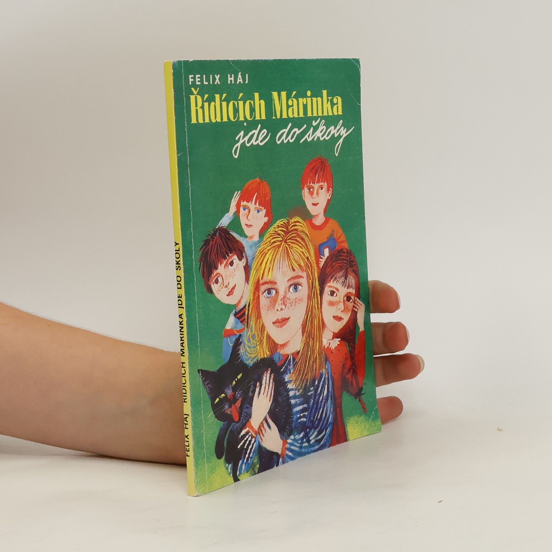 Řídících Márinka jde do školy