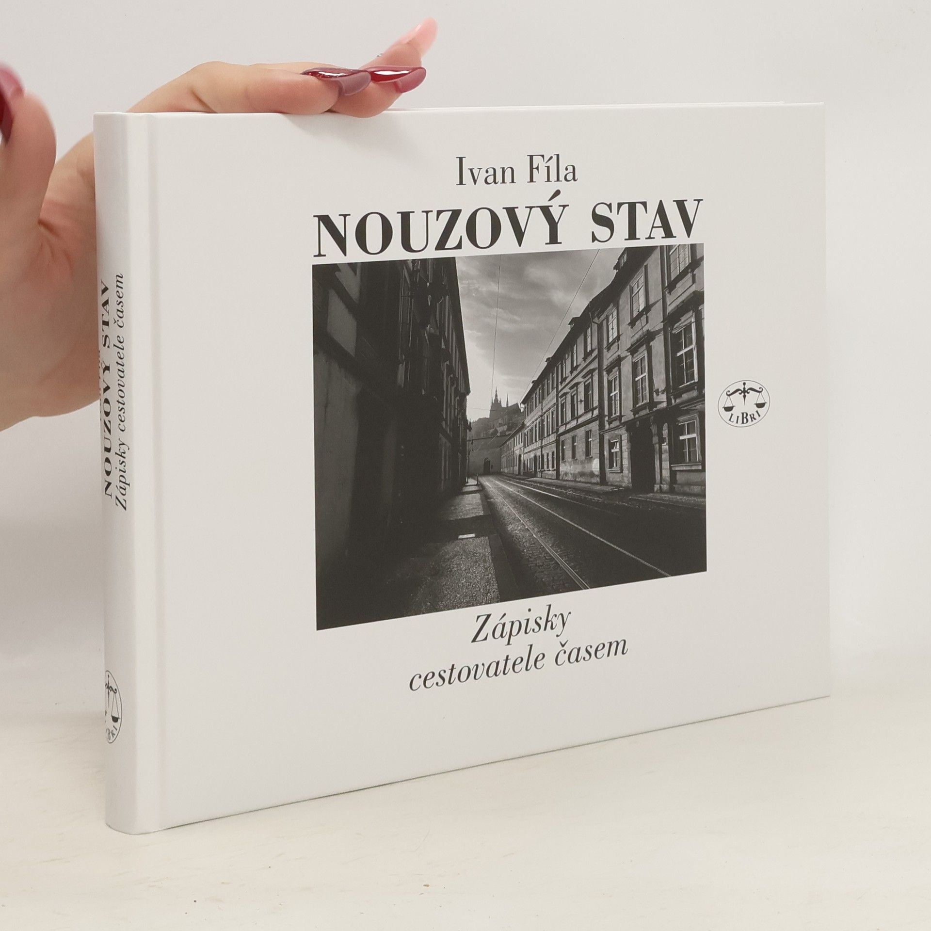 Nouzový stav – Zápisky cestovatele časem