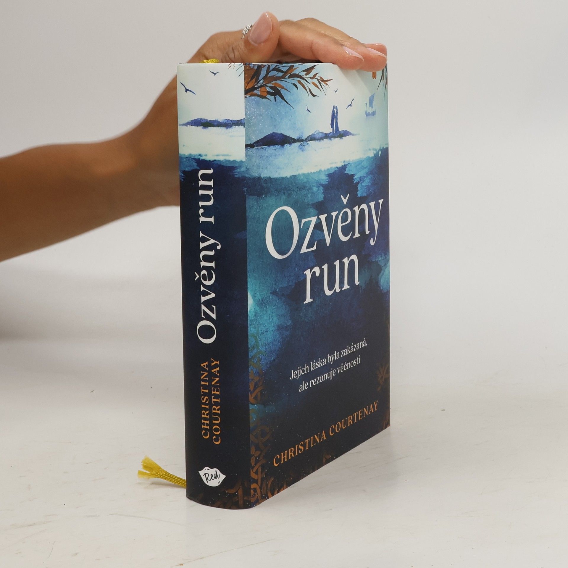 Christina Courtenay Ozvěny run