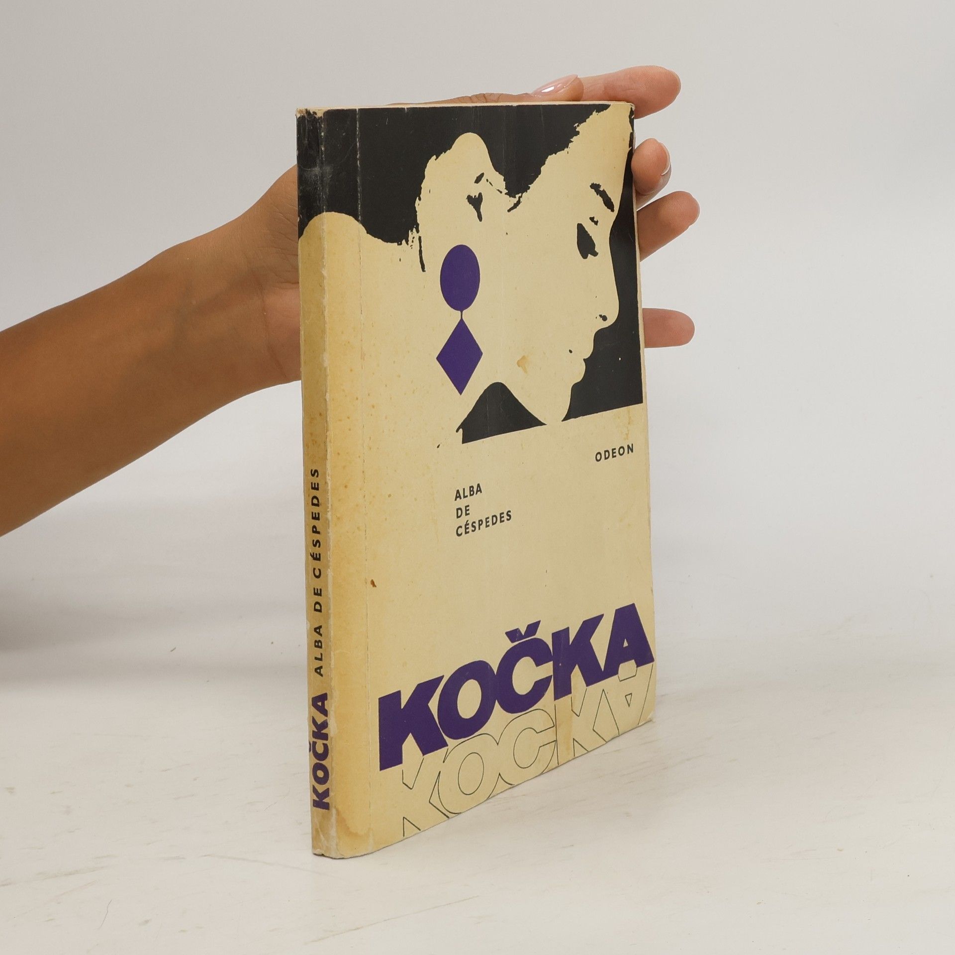 Alba de Céspedes Kočka