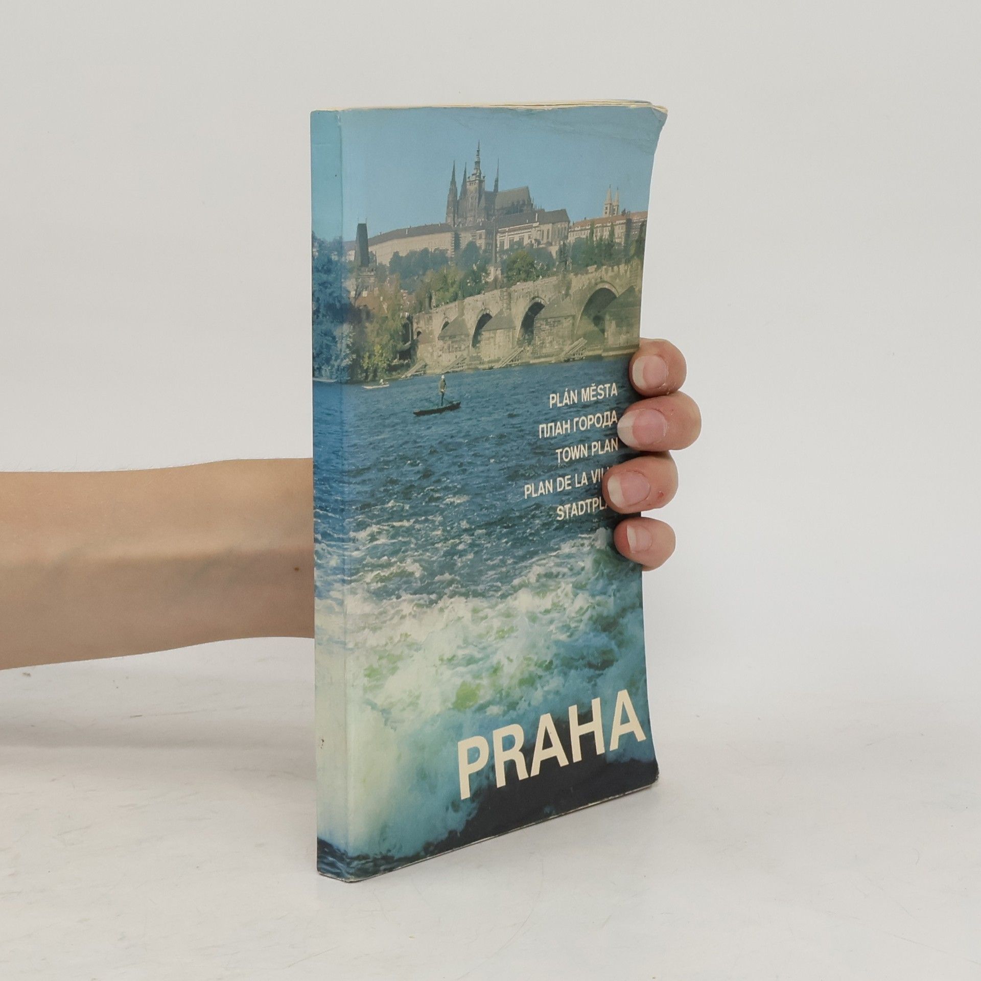 AA.VV. Praha. Plán města