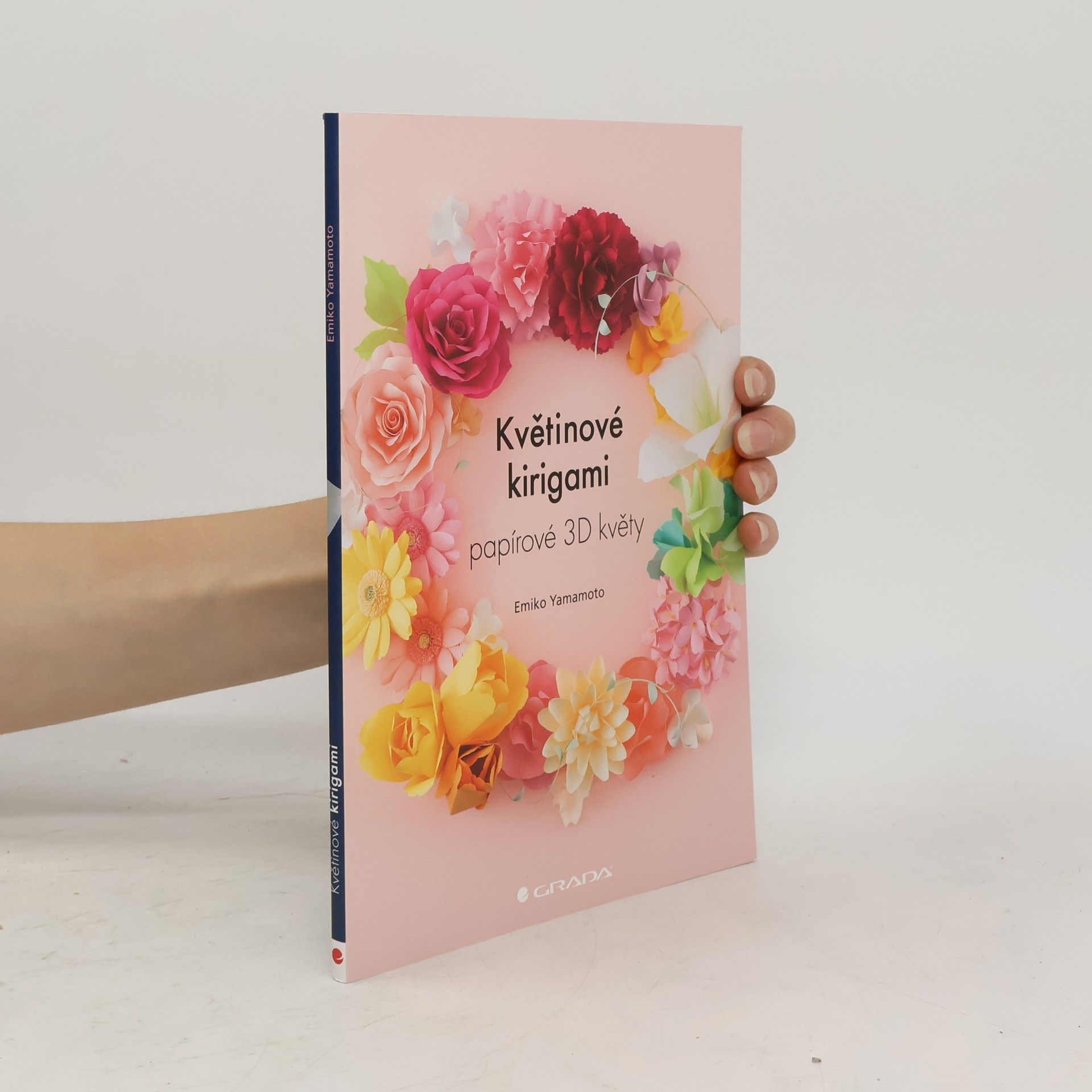 Emiko Yamamoto Květinové kirigami - papírové 3D květy