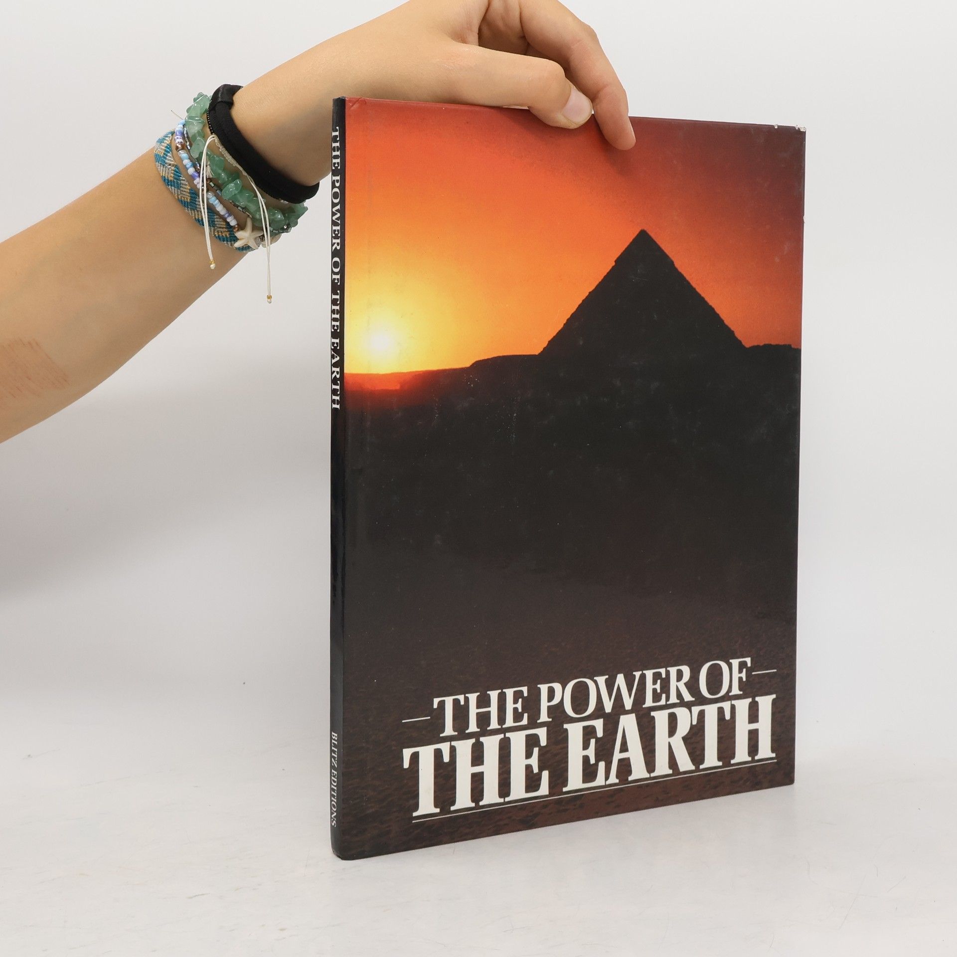 Collectif d'auteurs The Power of the Earth