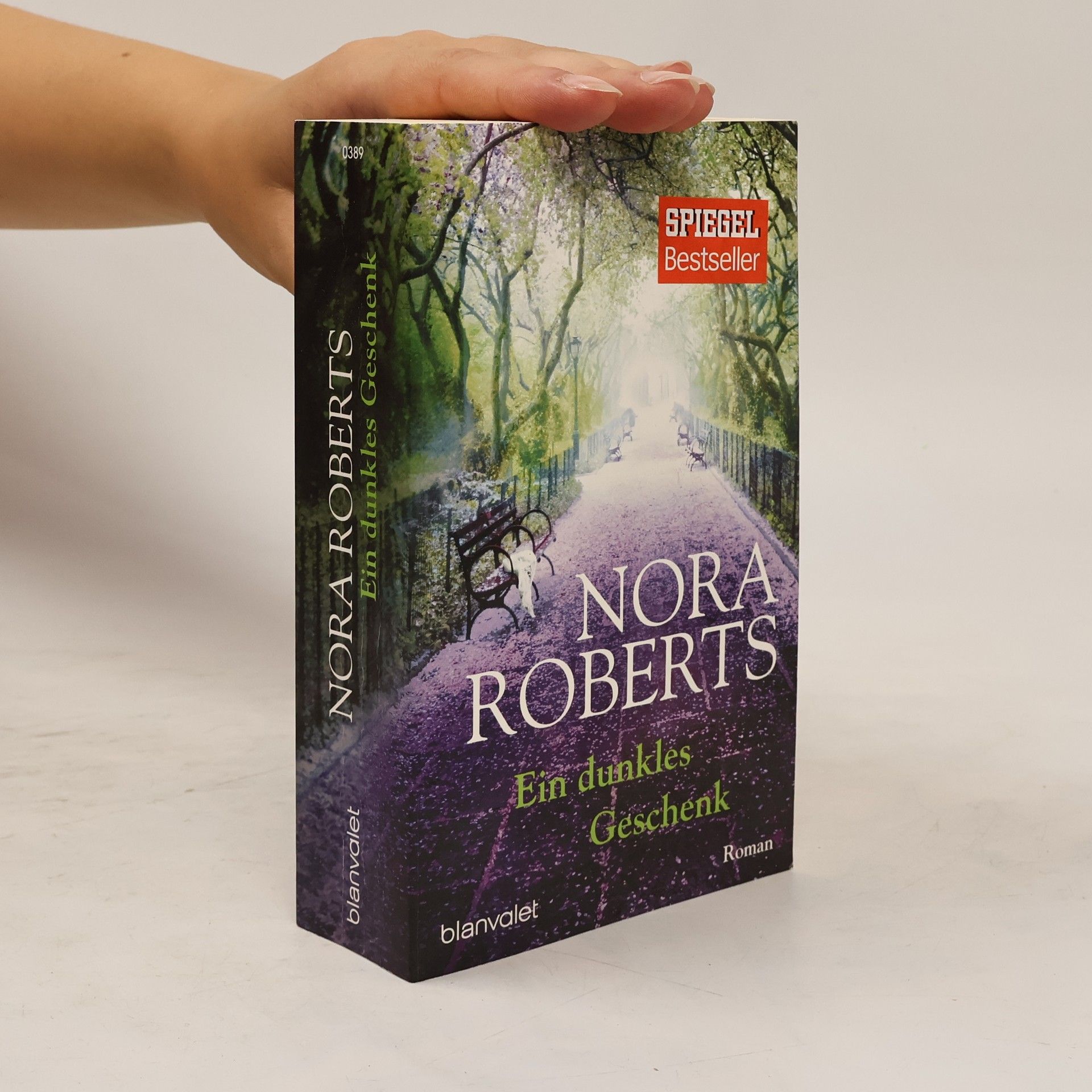 Nora Roberts Ein dunkles Geschenk: roman