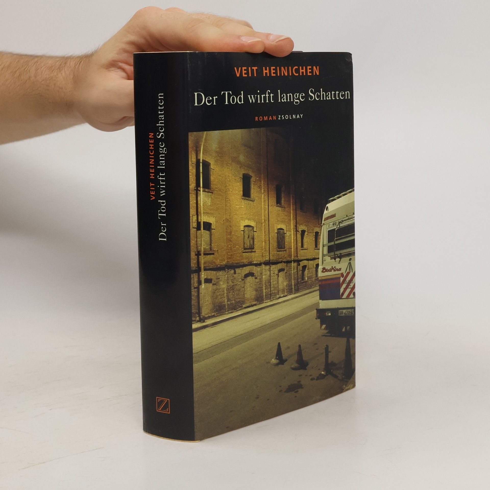 Veit Heinichen Der Tod wirft lange Schatten