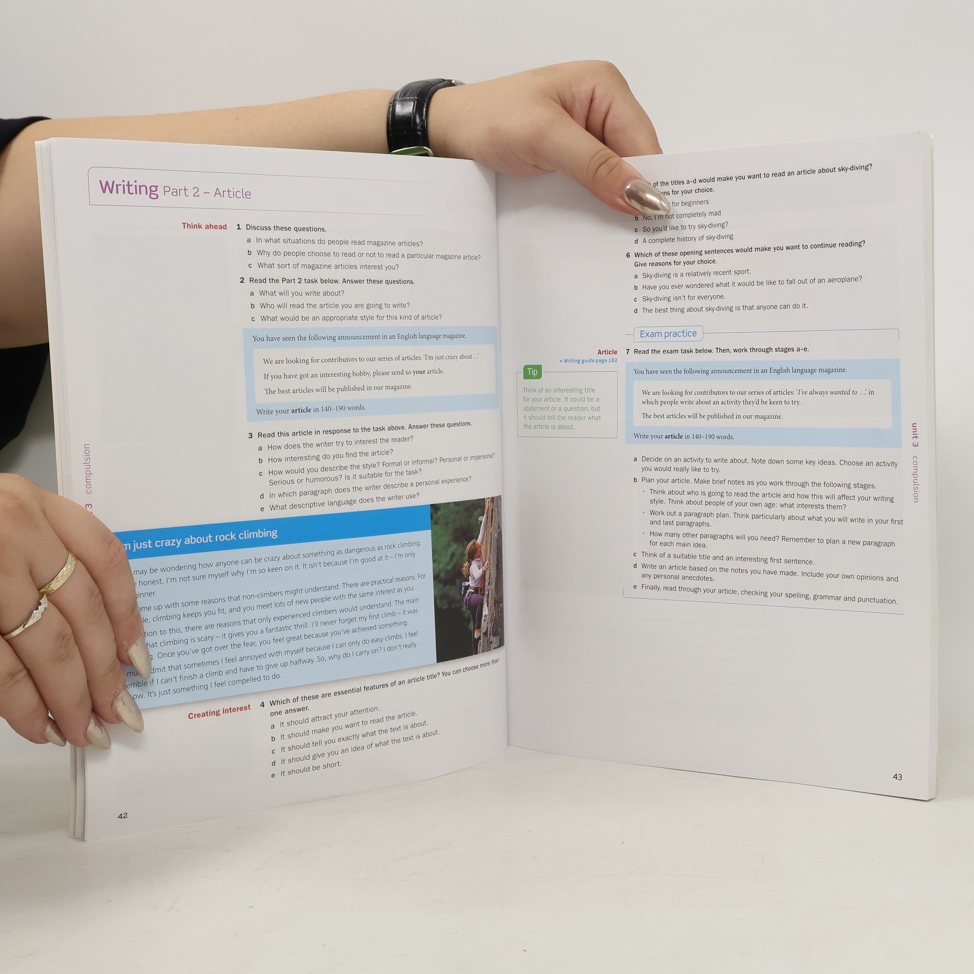 Simon Haines Cambridge English first masterclass : student's book with online practice