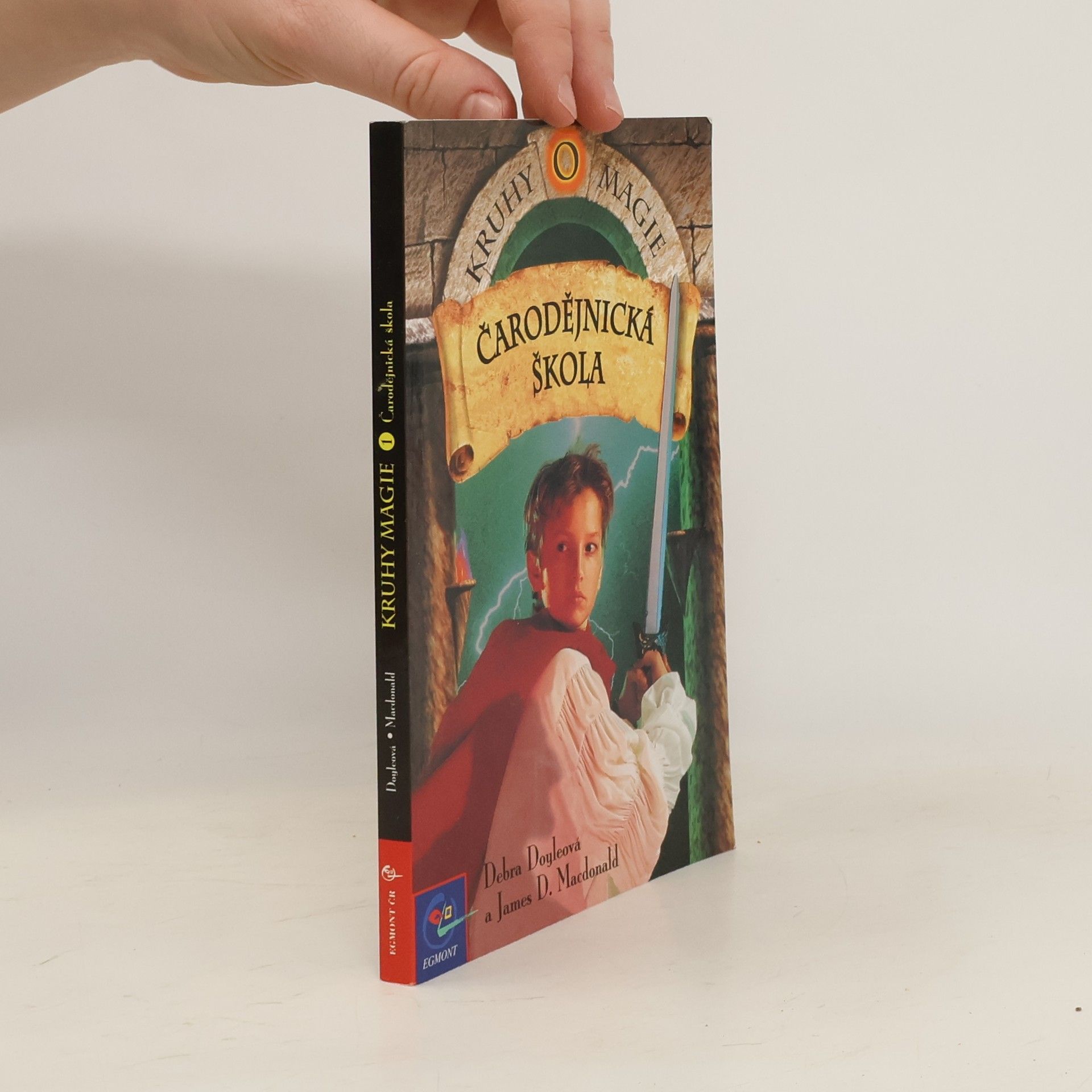 Kruhy magie. Čarodějnická škola