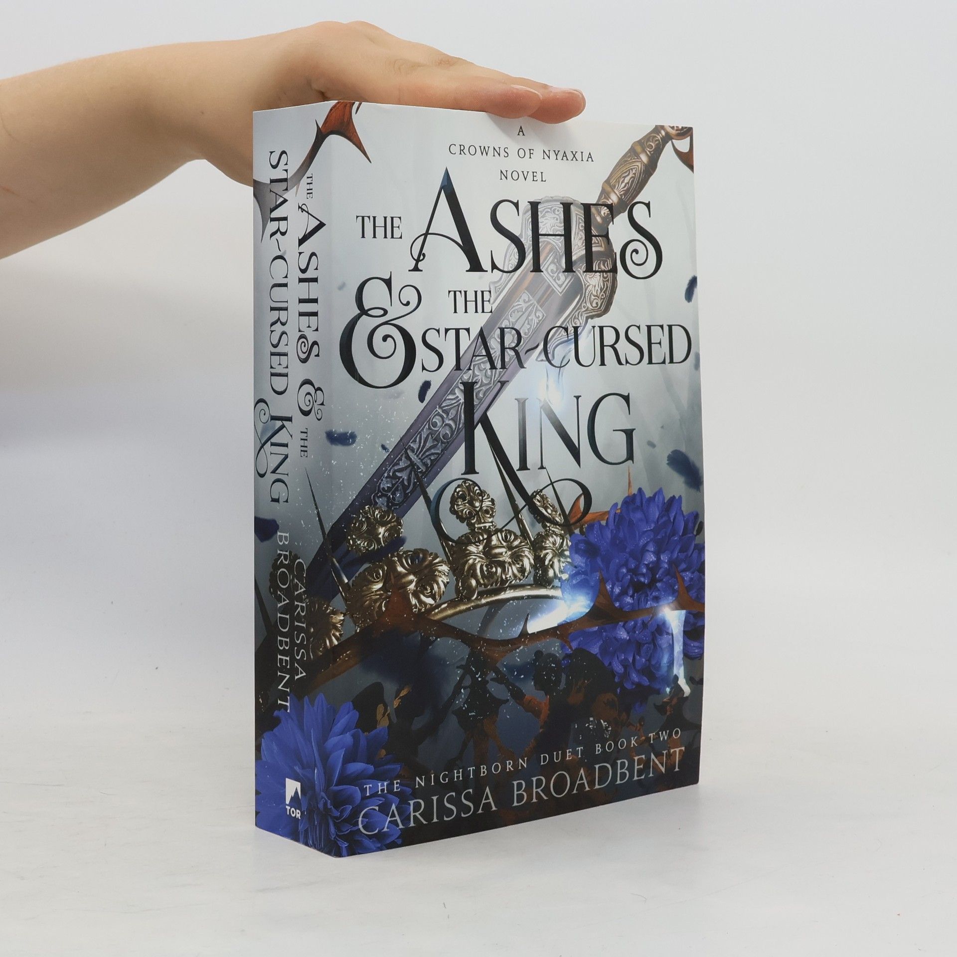Carissa Broadbent Crowns of Nyaxia 2. The Ashes and the Star-Cursed King
