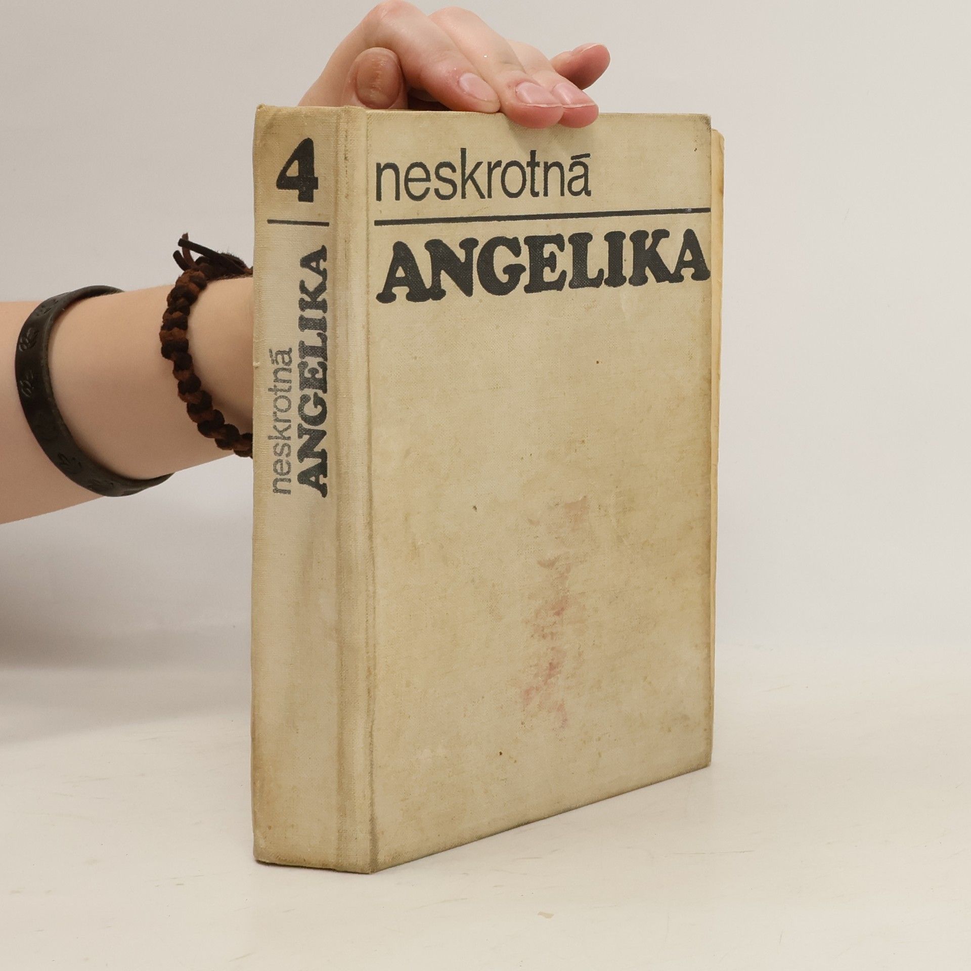 Anne Golon Neskrotná Angelika