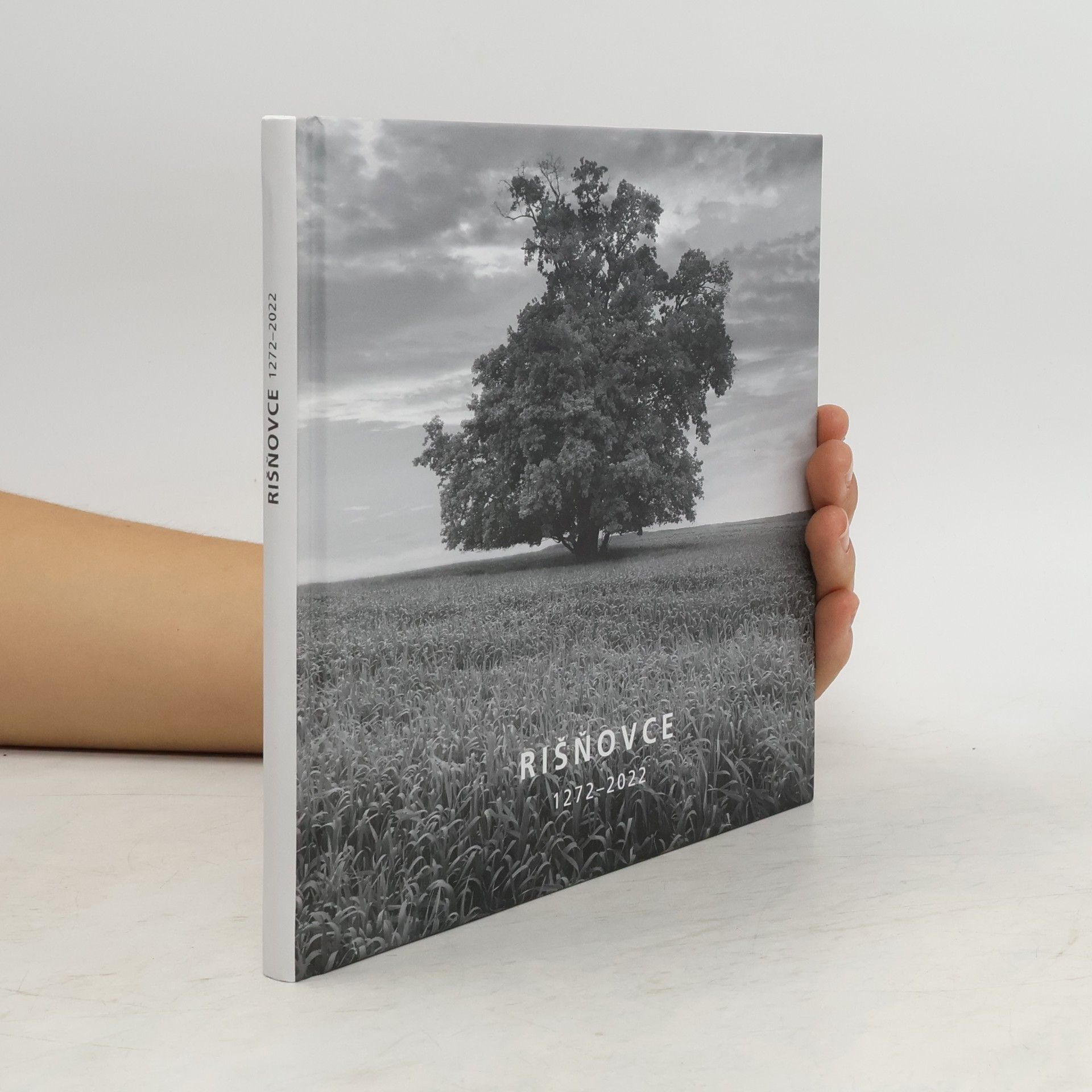 Autores varios Rišňovce 1272-2022