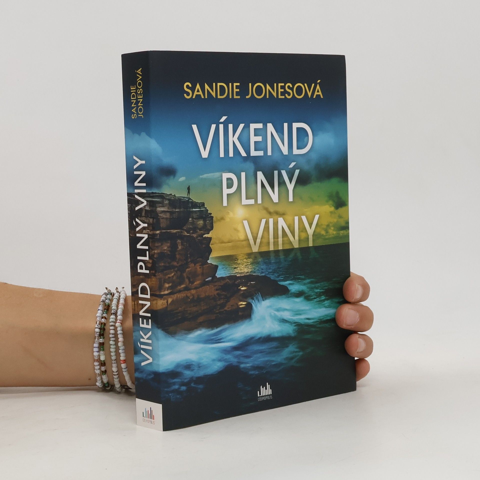 Sandie Jones Víkend plný viny