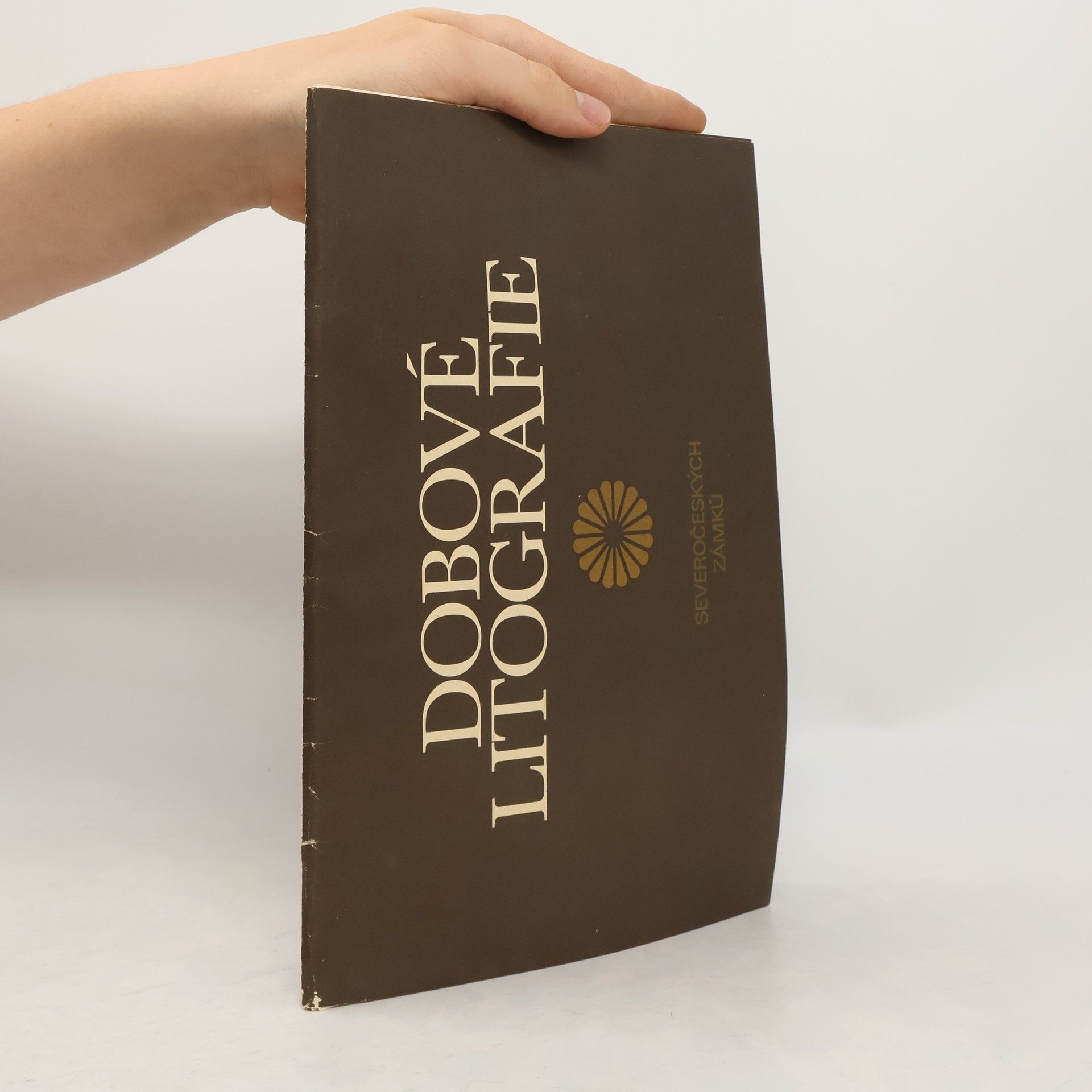 Václav Váňa Dobové litografie severočeských zámků (18 celostr. reprodukcí barevných litografií zámků)