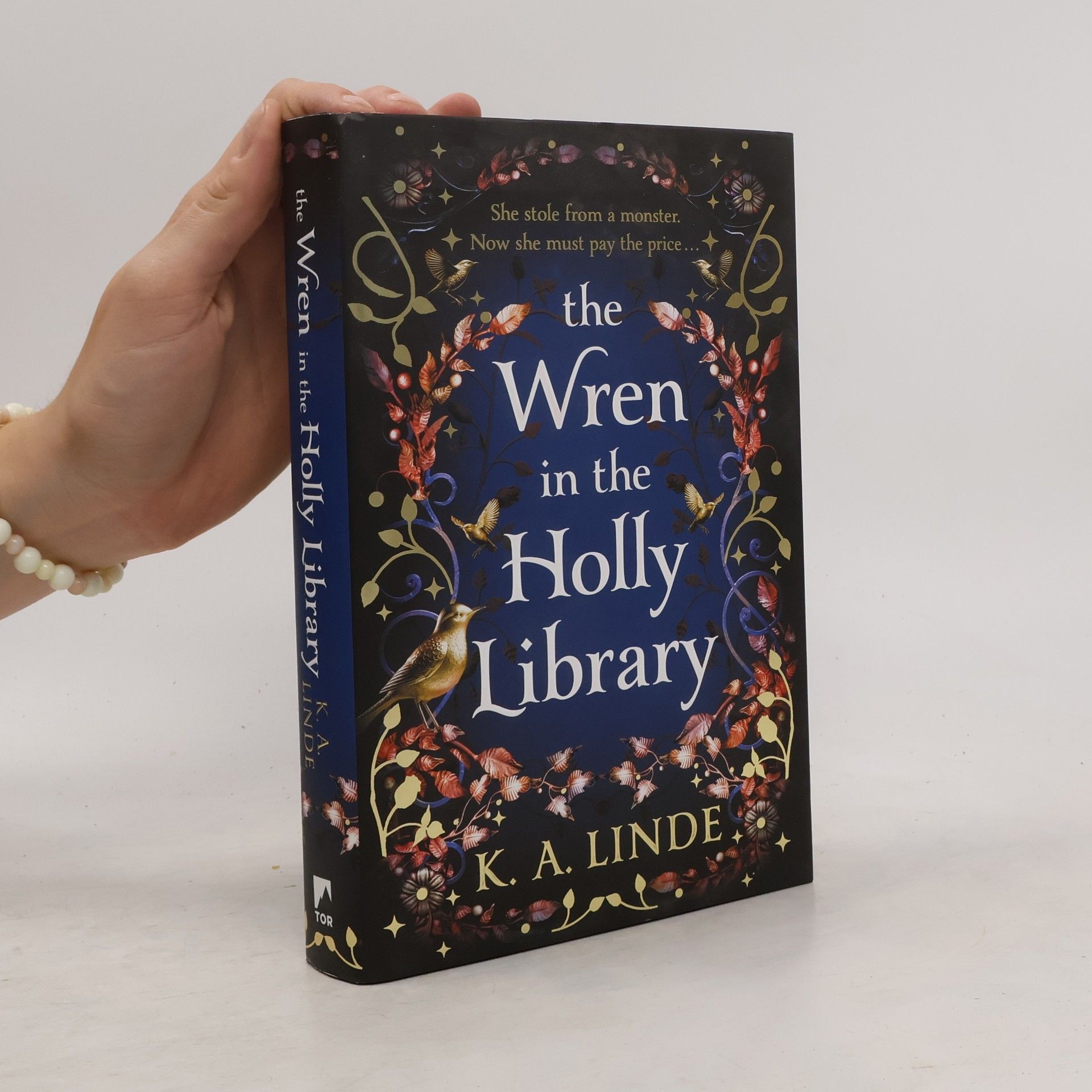 Linde Ida The Wren in the Holly Library