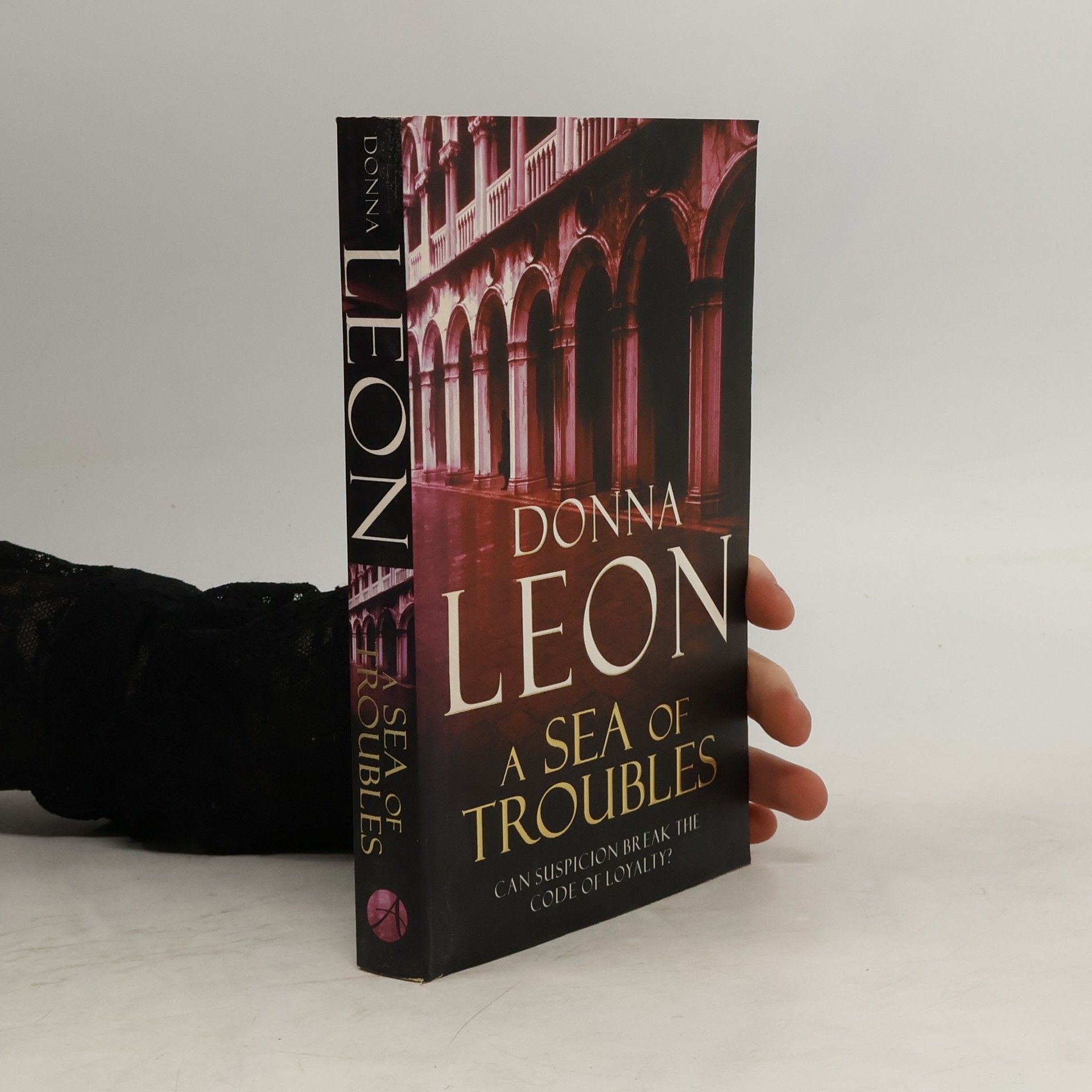 Donna Leon A Sea of Troubles. Das Gesetz der Lagune, englische Ausgabe