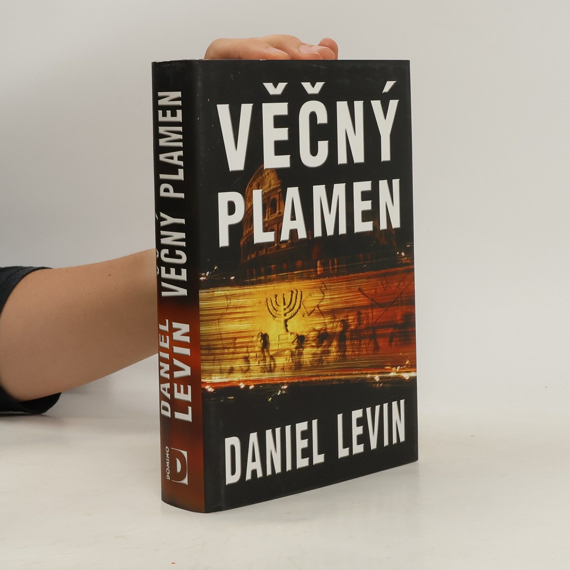 Daniel Levin Věčný plamen