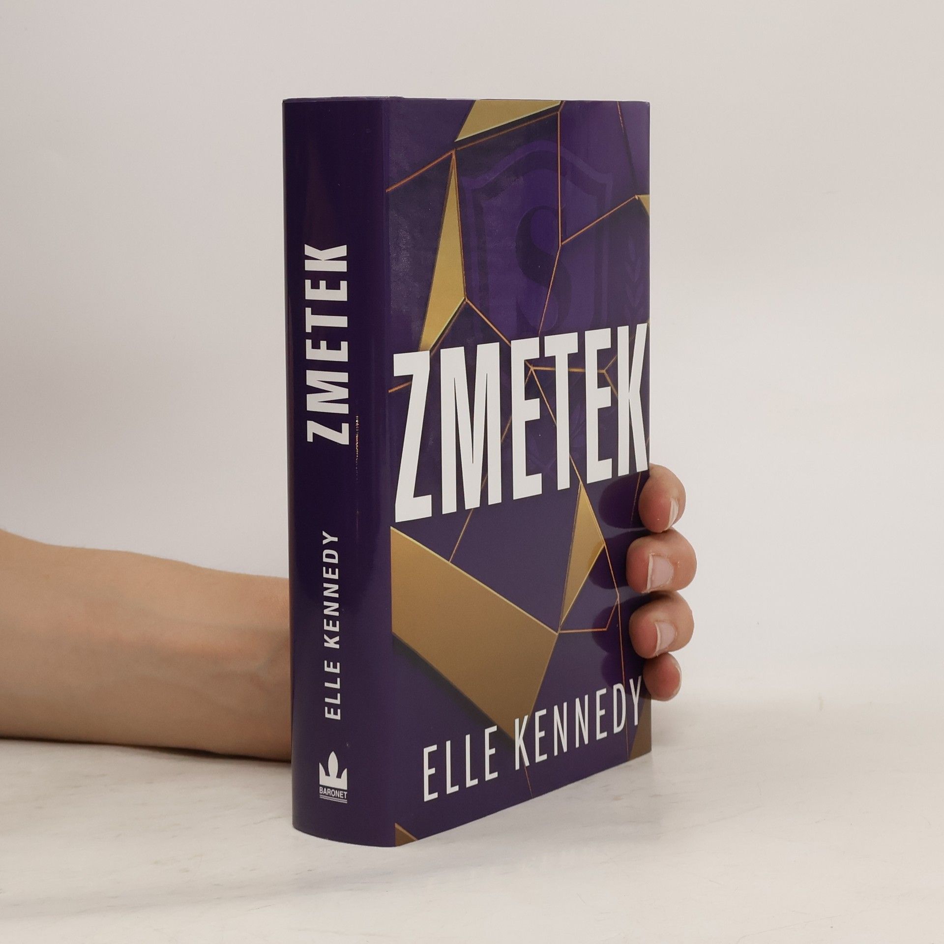 Elle Kennedy Zmetek