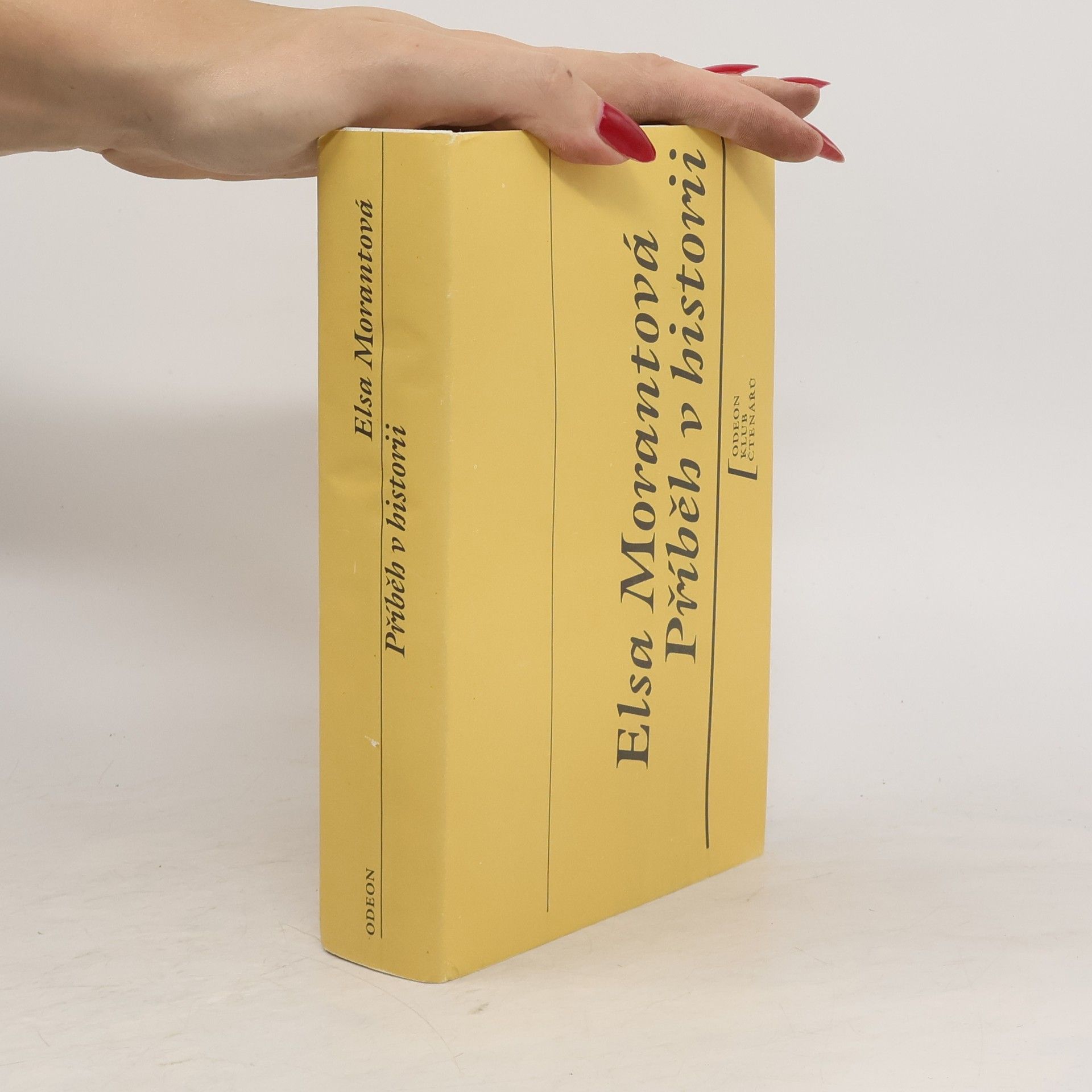 Elsa Morante Příběh v historii