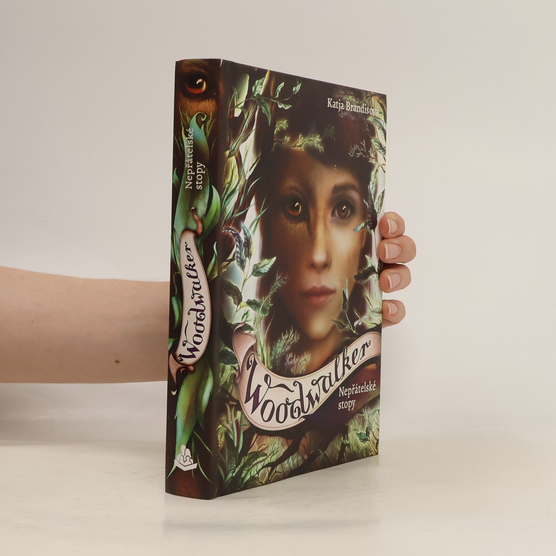 Ivana Vízdalová Woodwalker. Nepřátelské stopy