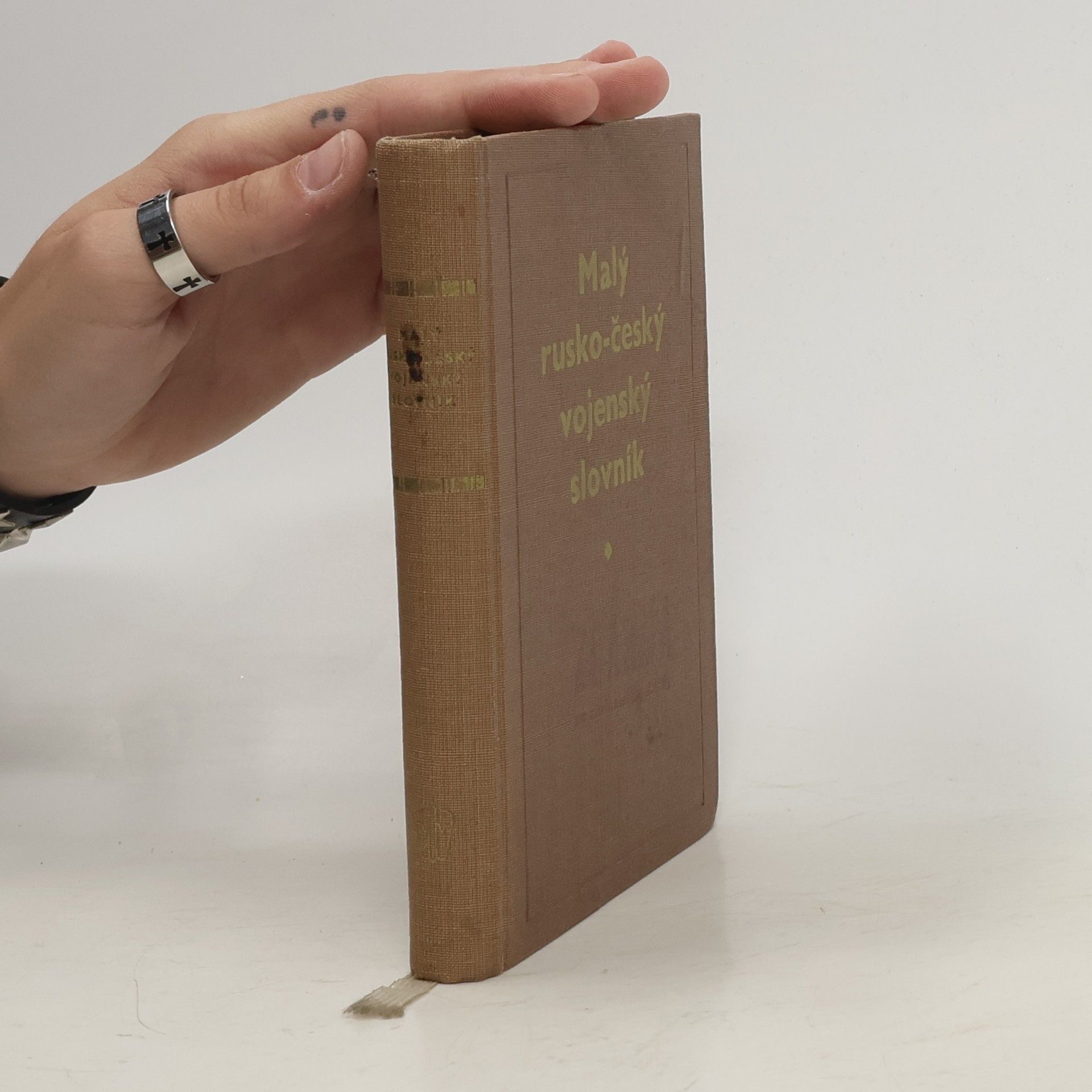 Autores varios Malý rusko-český vojenský slovník