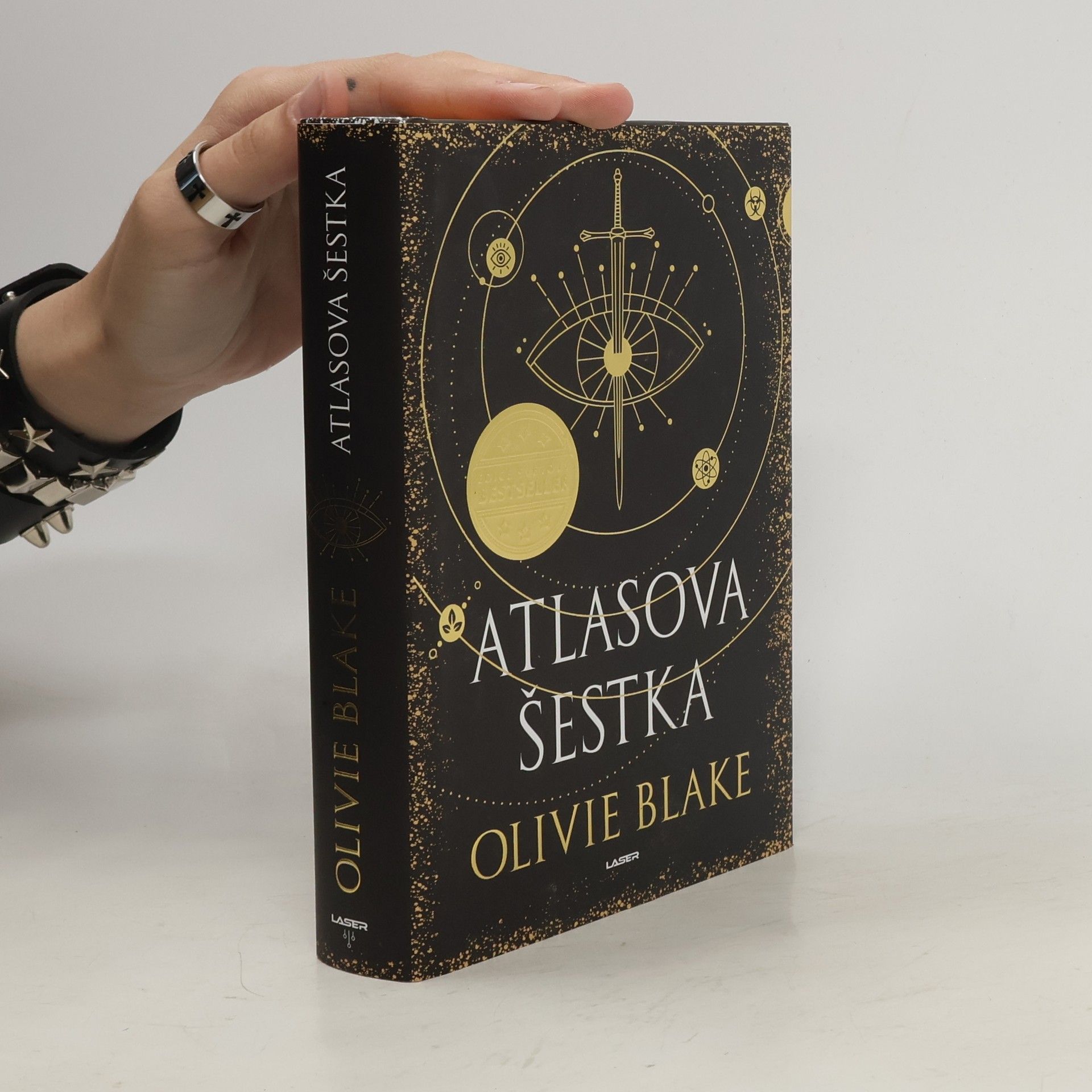 Olivie Blake Atlasova šestka