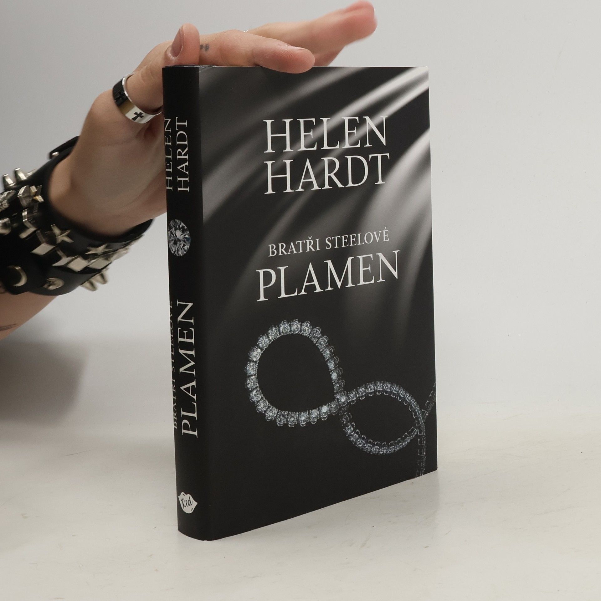 Helen Hardt Bratři Steelové. Plamen