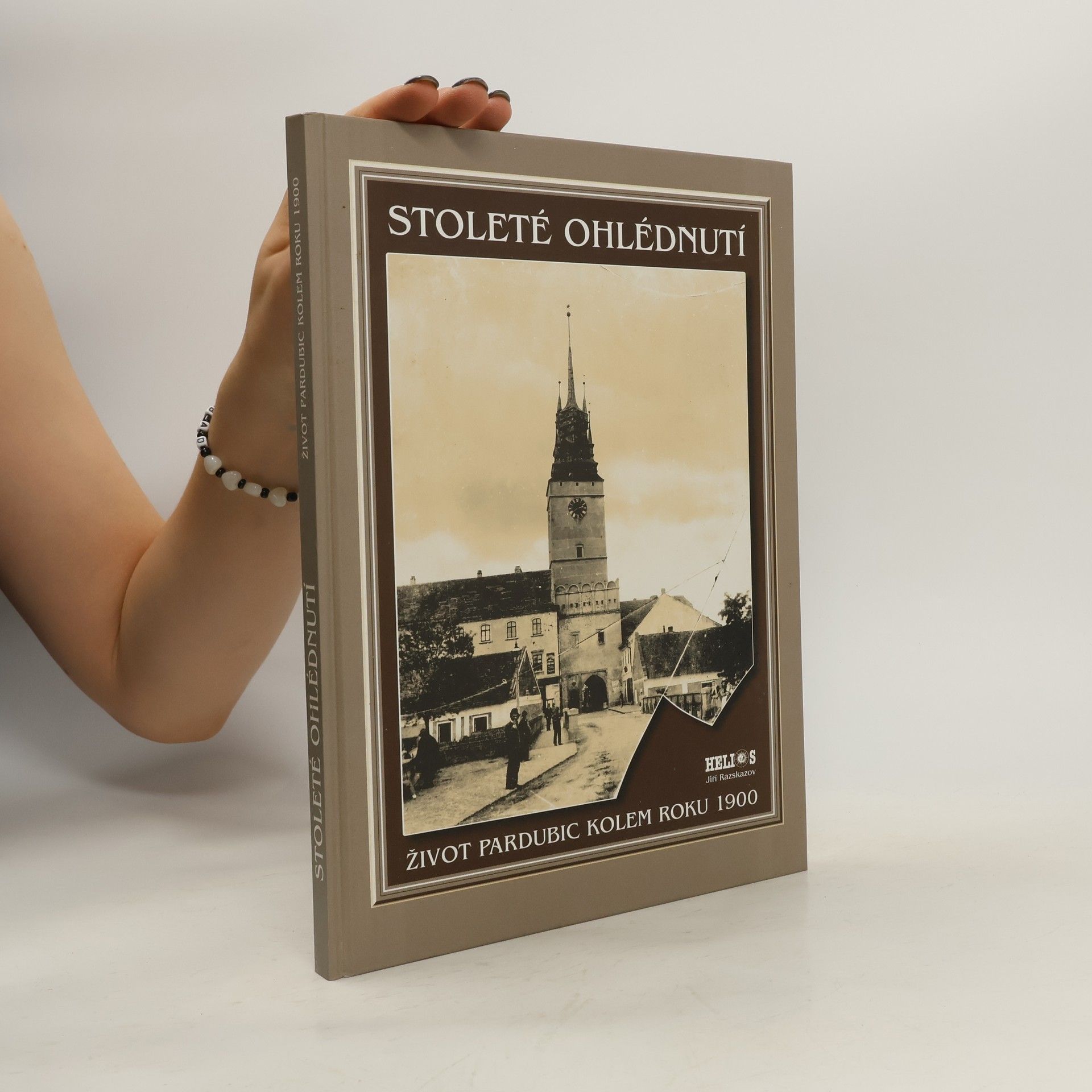 František Šebek Stoleté ohlédnutí - život Pardubic kolem roku 1900