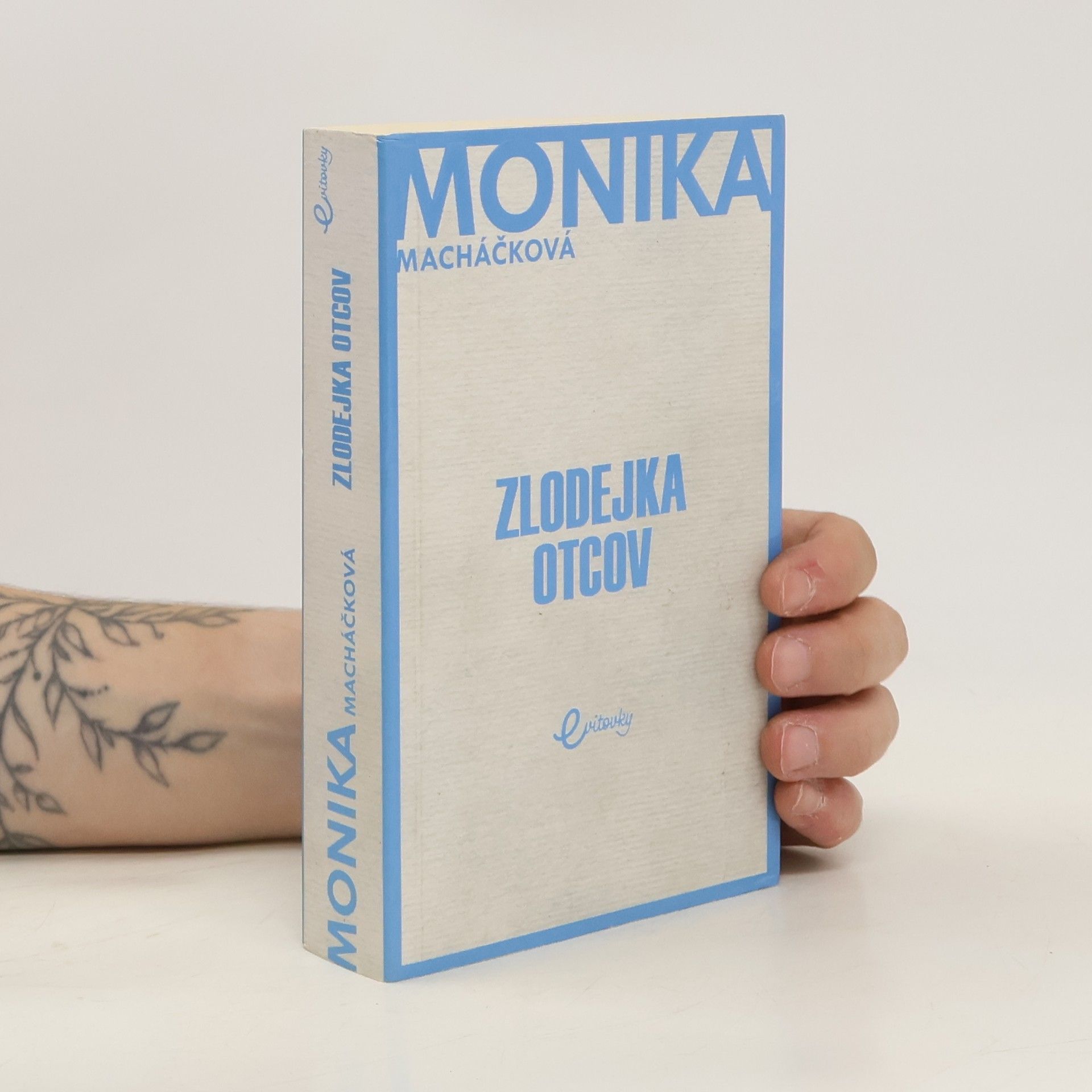 Monika Macháčková Zlodejka otcov