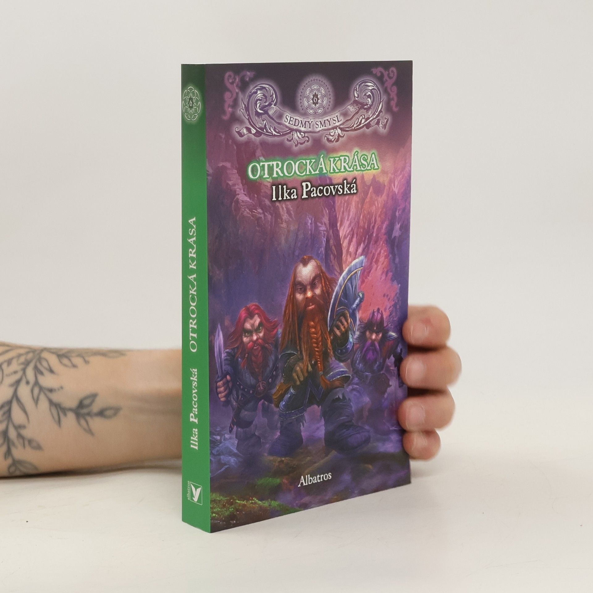 Ilka Pacovská Sedmý smysl. 6, Otrocká krása