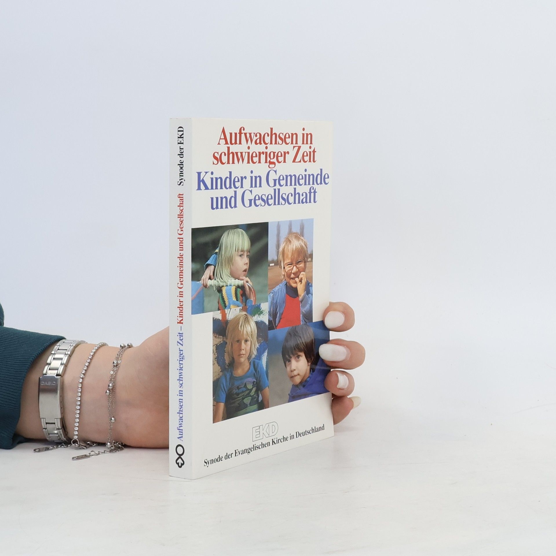 Kolektiv autorů Aufwachsen in schwieriger Zeit
