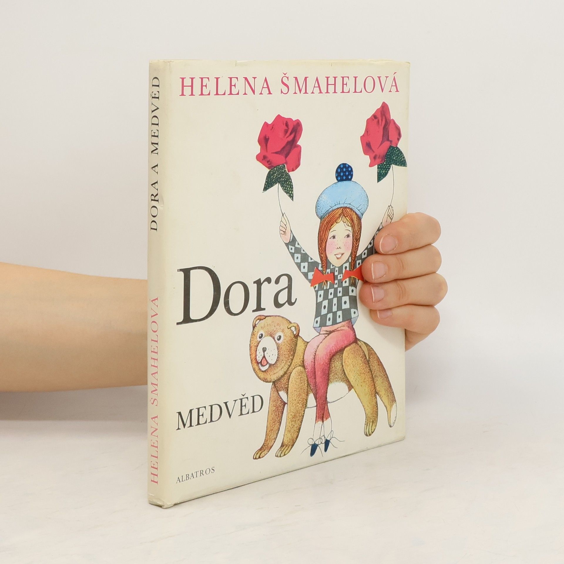 Helena Šmahelová Dora a medvěd