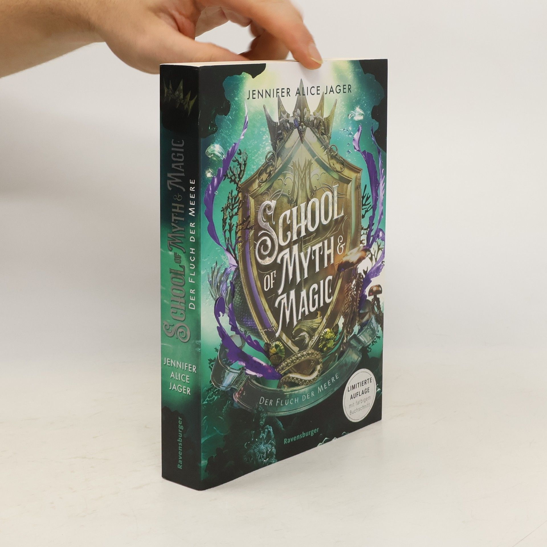 Jennifer Alice Jager School of Myth & Magic, Band 2: Der Fluch der Meere (Limitierte Auflage mit Farbschnitt)