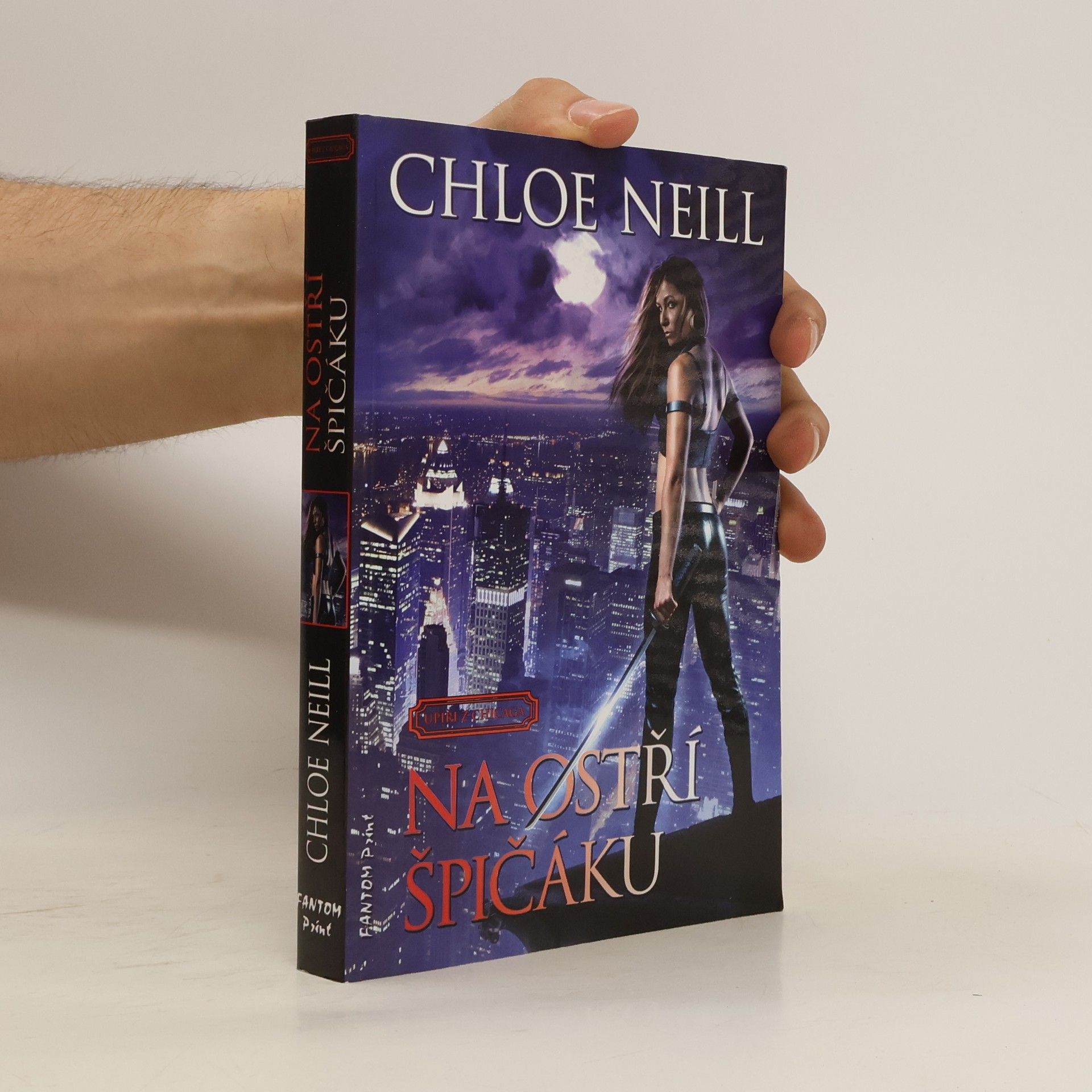 Chloe Neill Na ostří špičáku