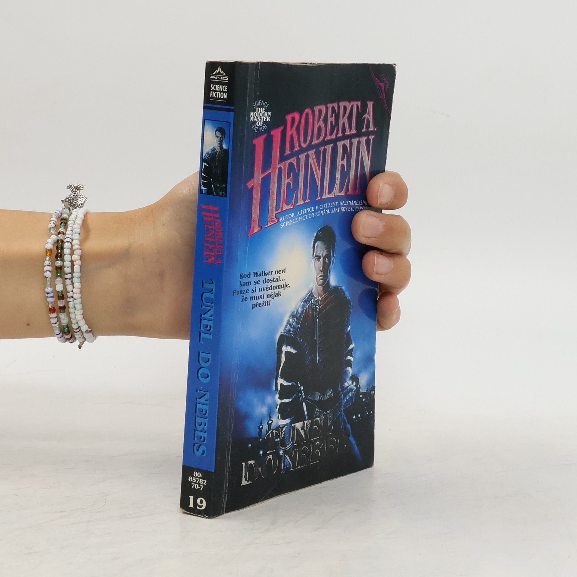 Robert A. Heinlein Tunel do nebes