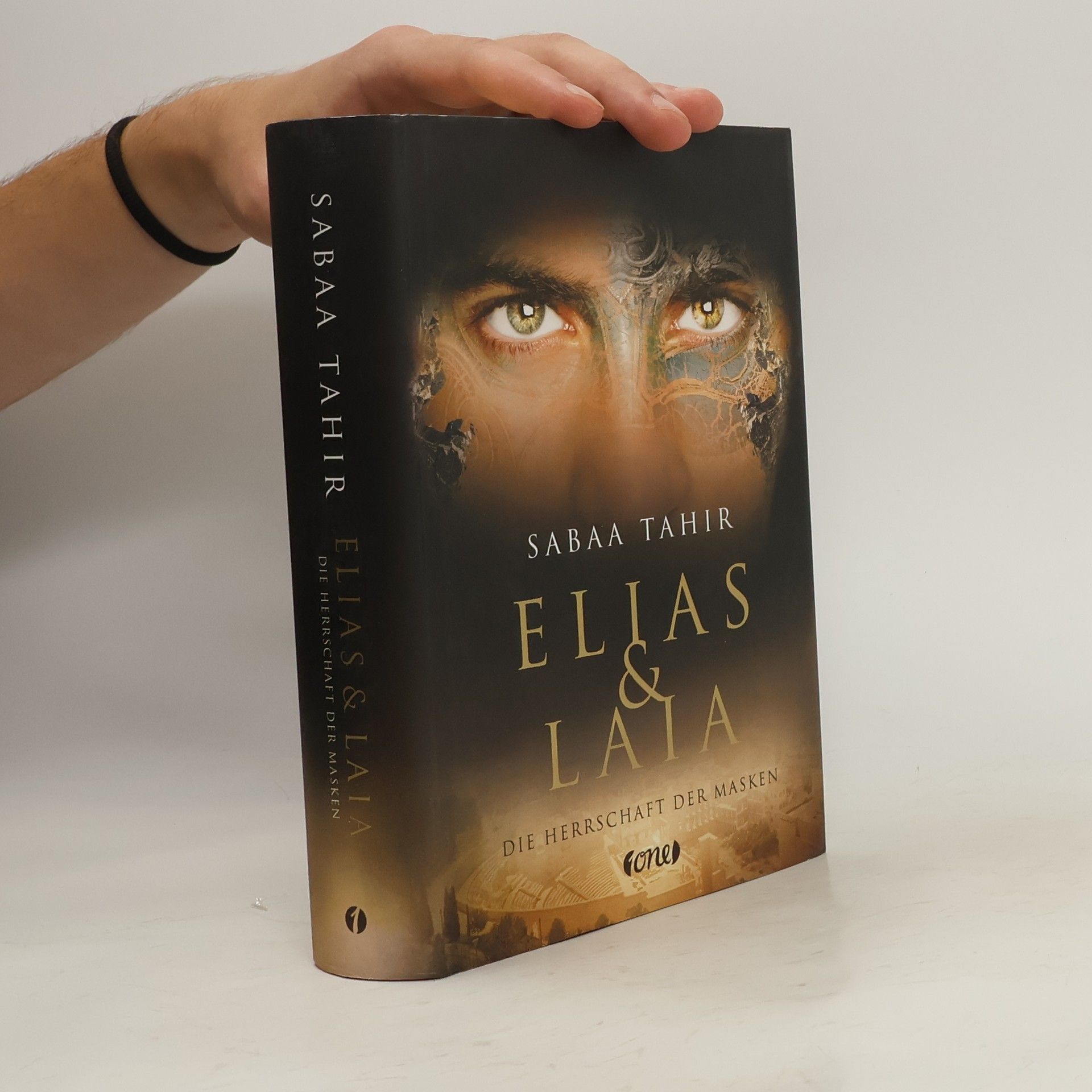Sabaa Tahir Elias & Laia